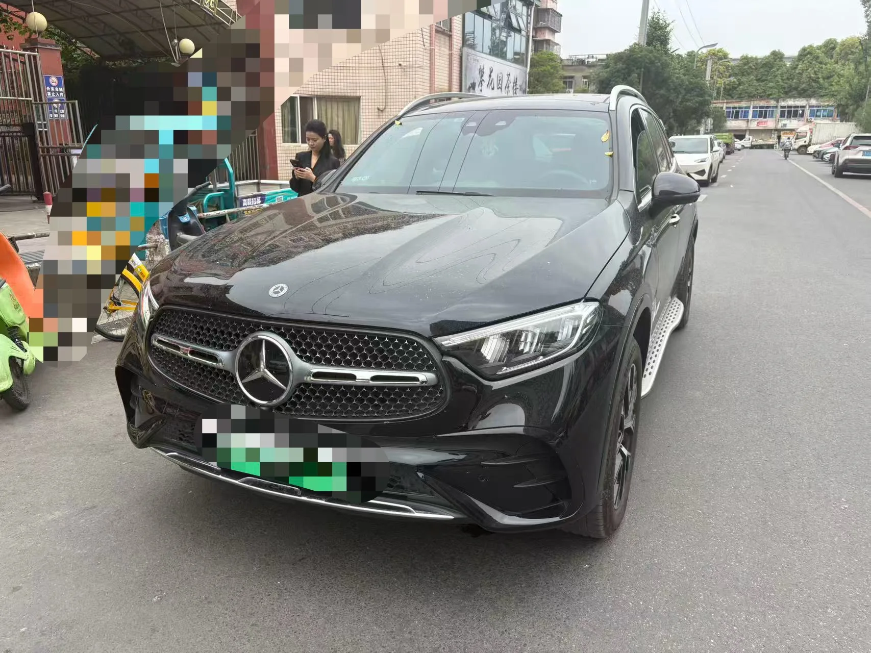 Mercedes-Benz GLC PHEV 2024 350 e L exterior
