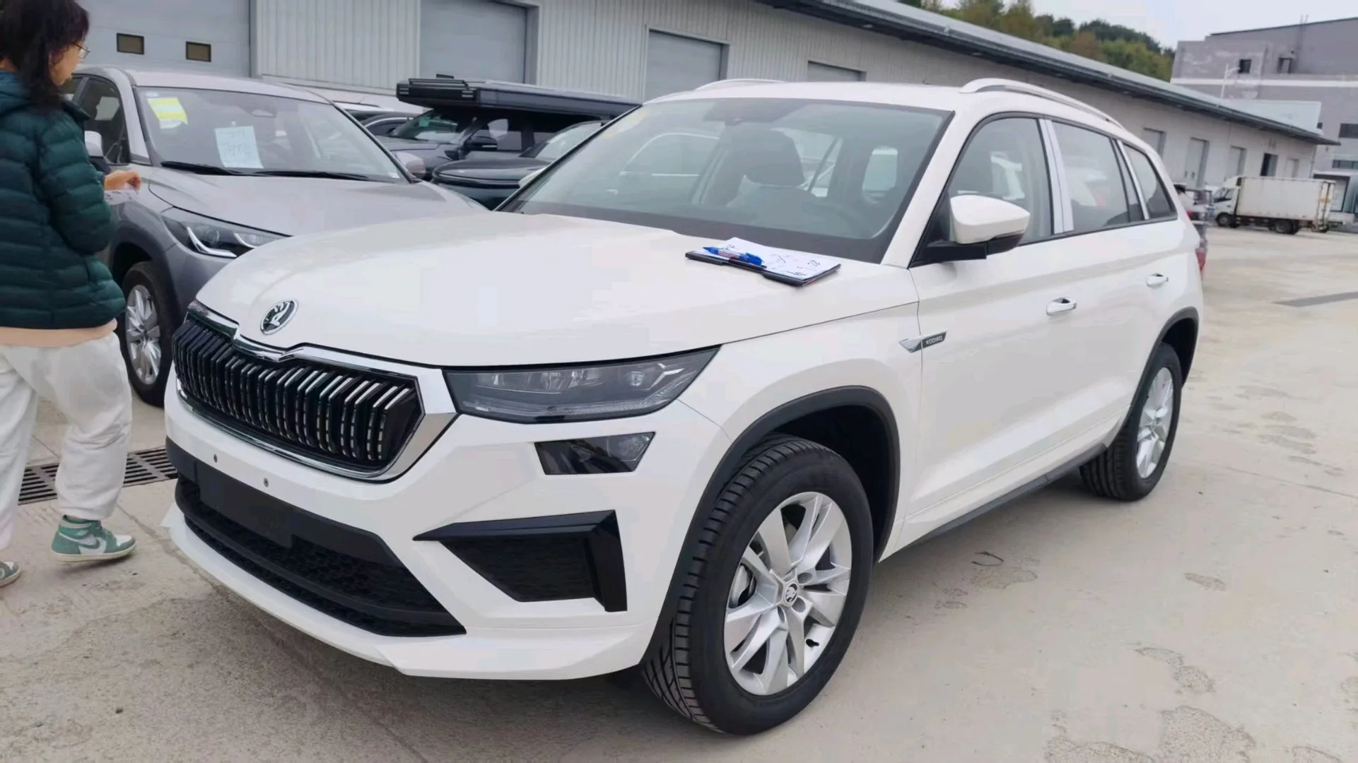 Skoda 2025 Kodiaq 2.0 TSI TSI330 5-Seater Automatic (Front-Wheel Drive) exterior