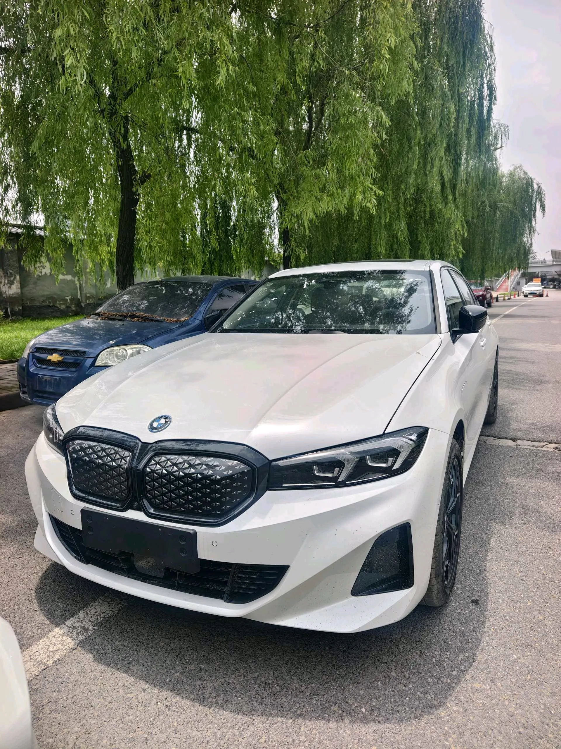 BMW 2025 i3 eDrive 40 L Shadow Edition Automatic exterior