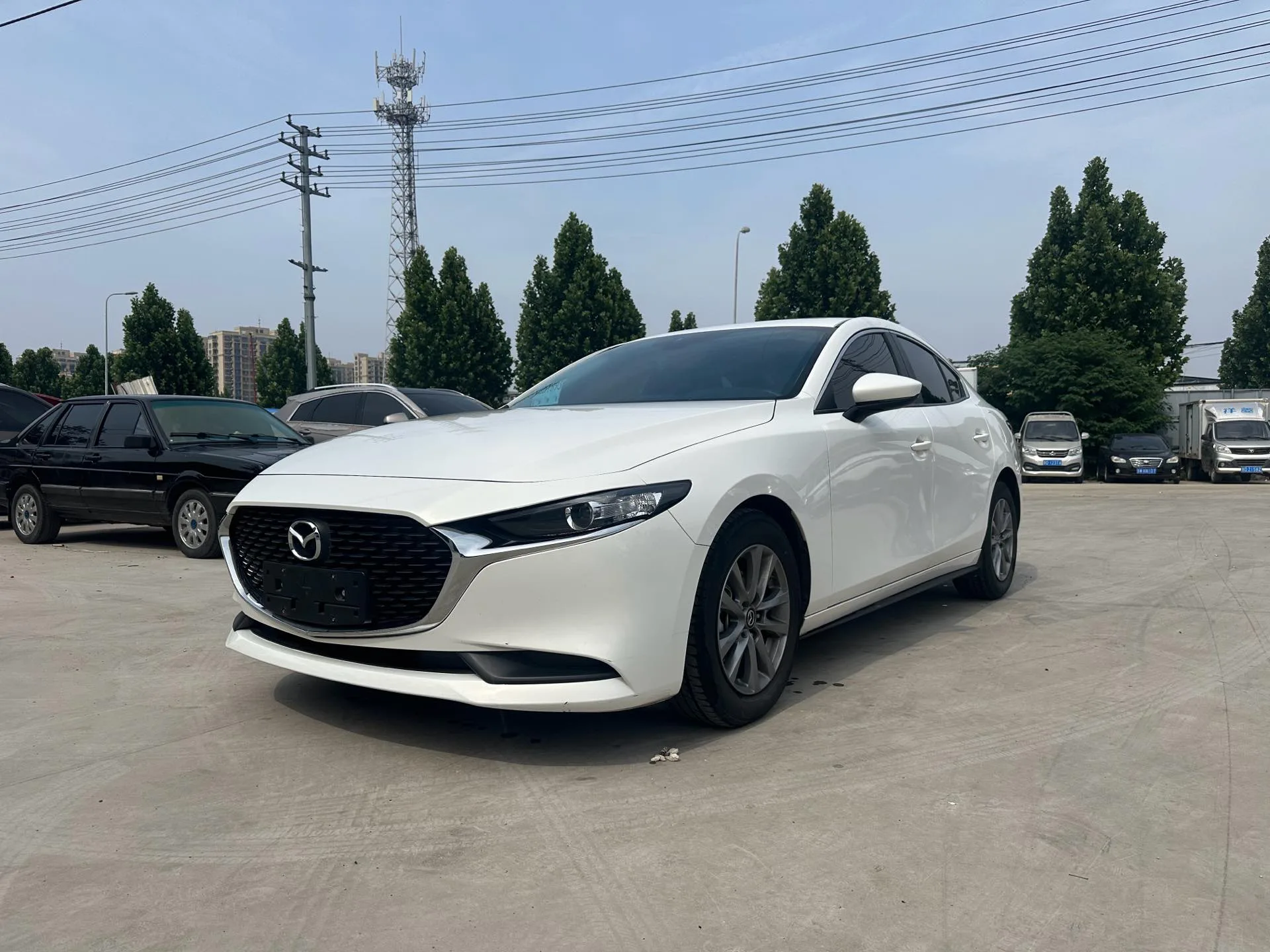 Mazda3 Axela 2023 2.0L Automatic E-Engine Edition exterior