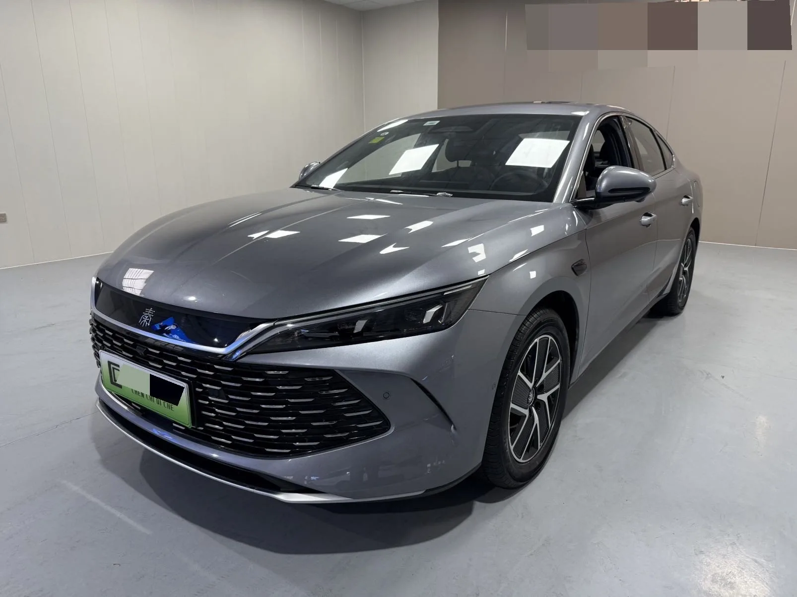 BYD 2025 Qin L DM-i 1.5 CVT Intelligent Driving Edition 120KM Extended Range Automatic exterior