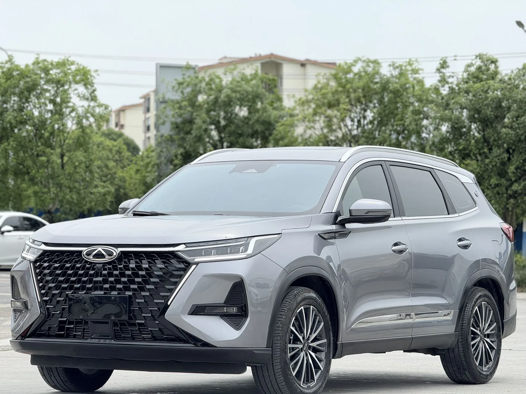Chery 2025 Tiggo 8 PRO 1.6T 290T 2WD Luxury+ Automatic Transmission