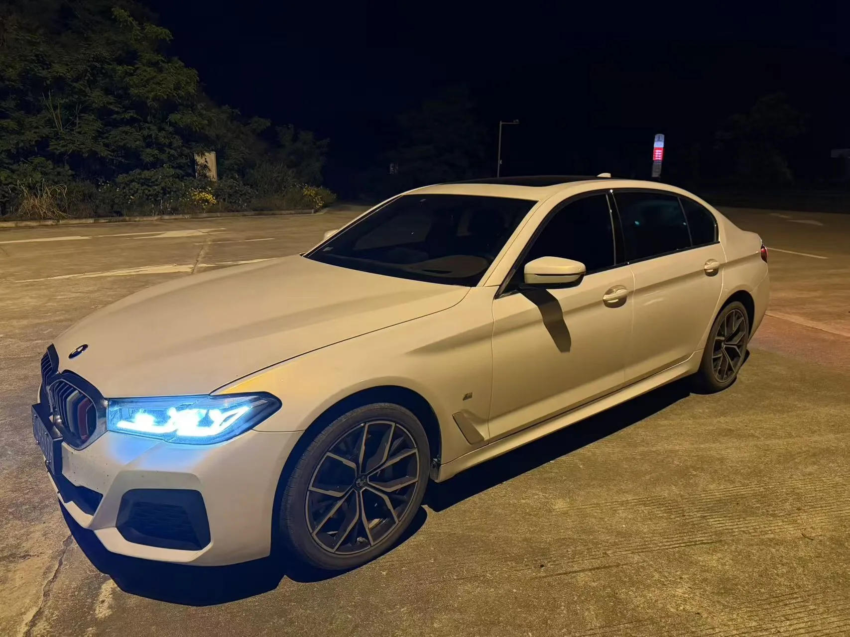 2023 BMW 5 Series 530Li 2.0T Luxury M Sport Package (Facelift) Automatic exterior