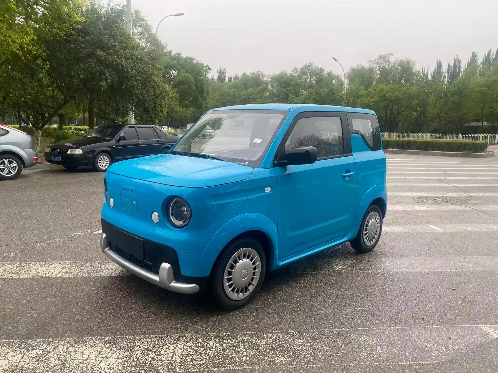 Blue Ballon Bleu 2025 Vibrant Edition exterior