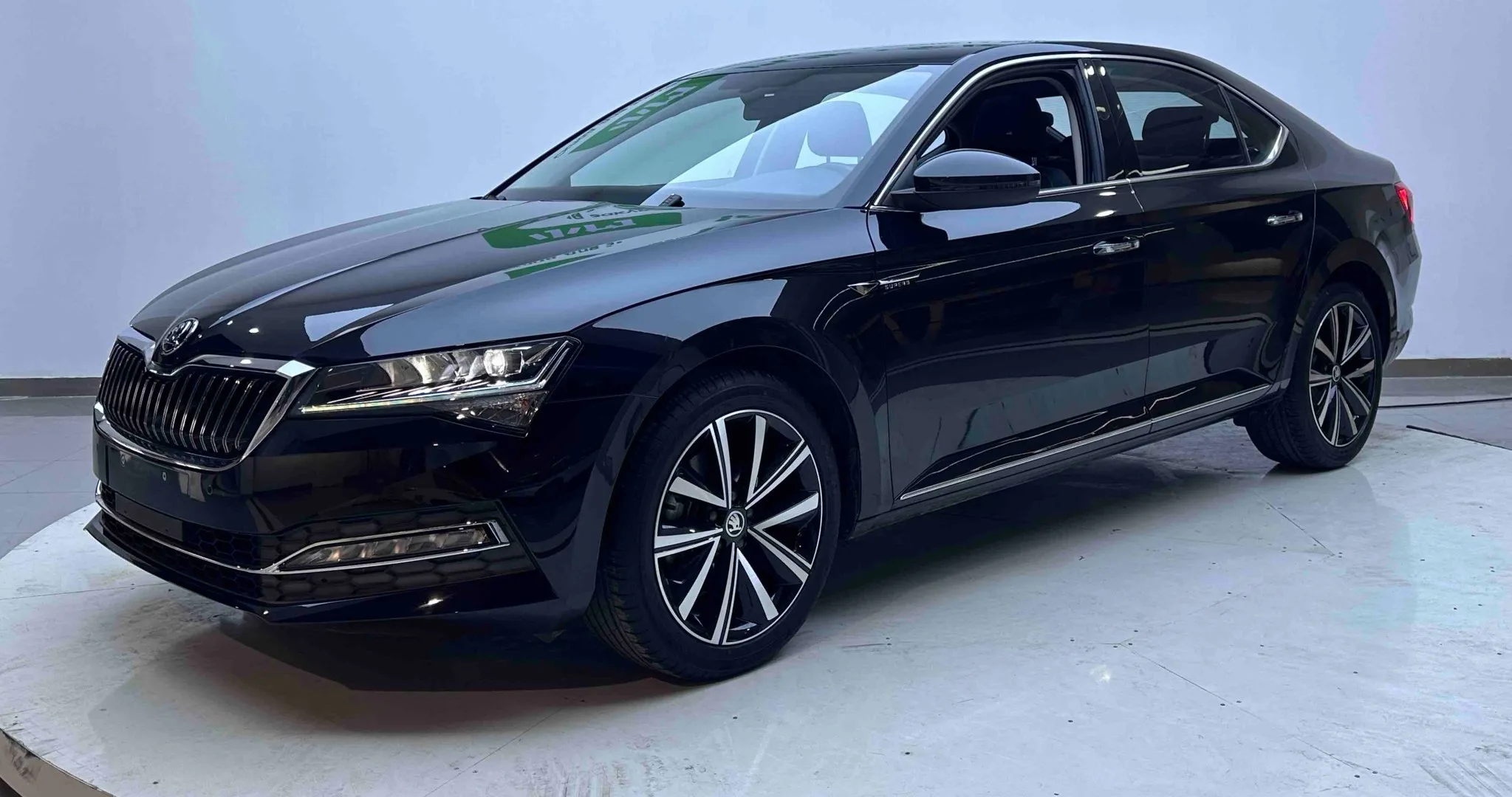 Superb 2023 Facelift TSI280 DSG Premium Edition exterior