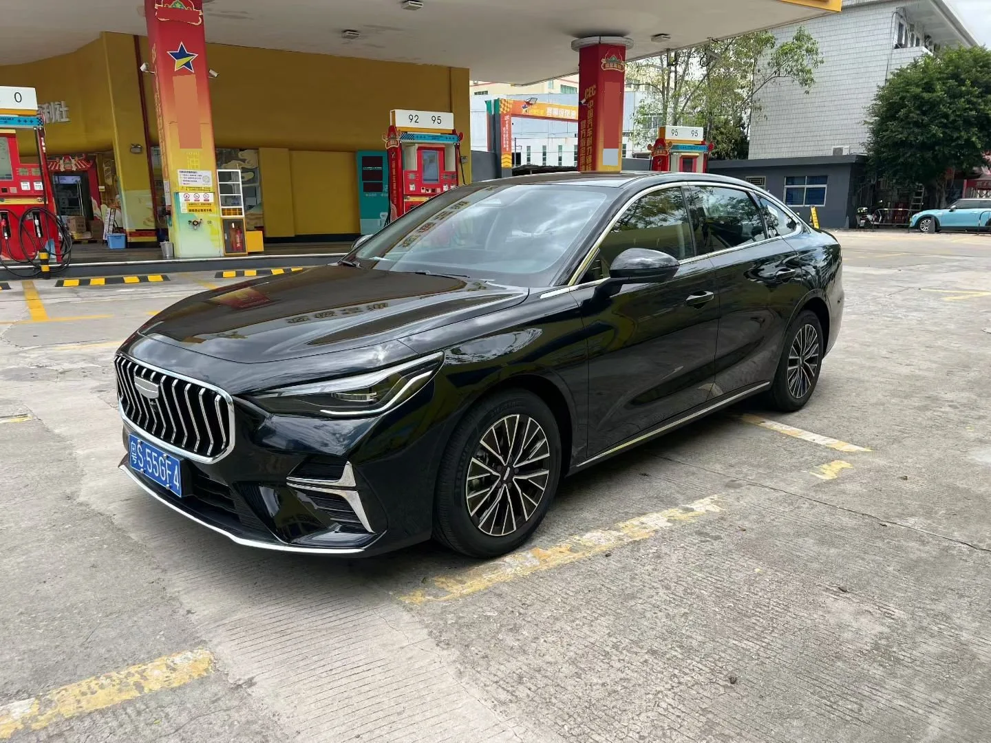 Geely Emgrand 2025 4th Generation 1.5L CVT Premium exterior