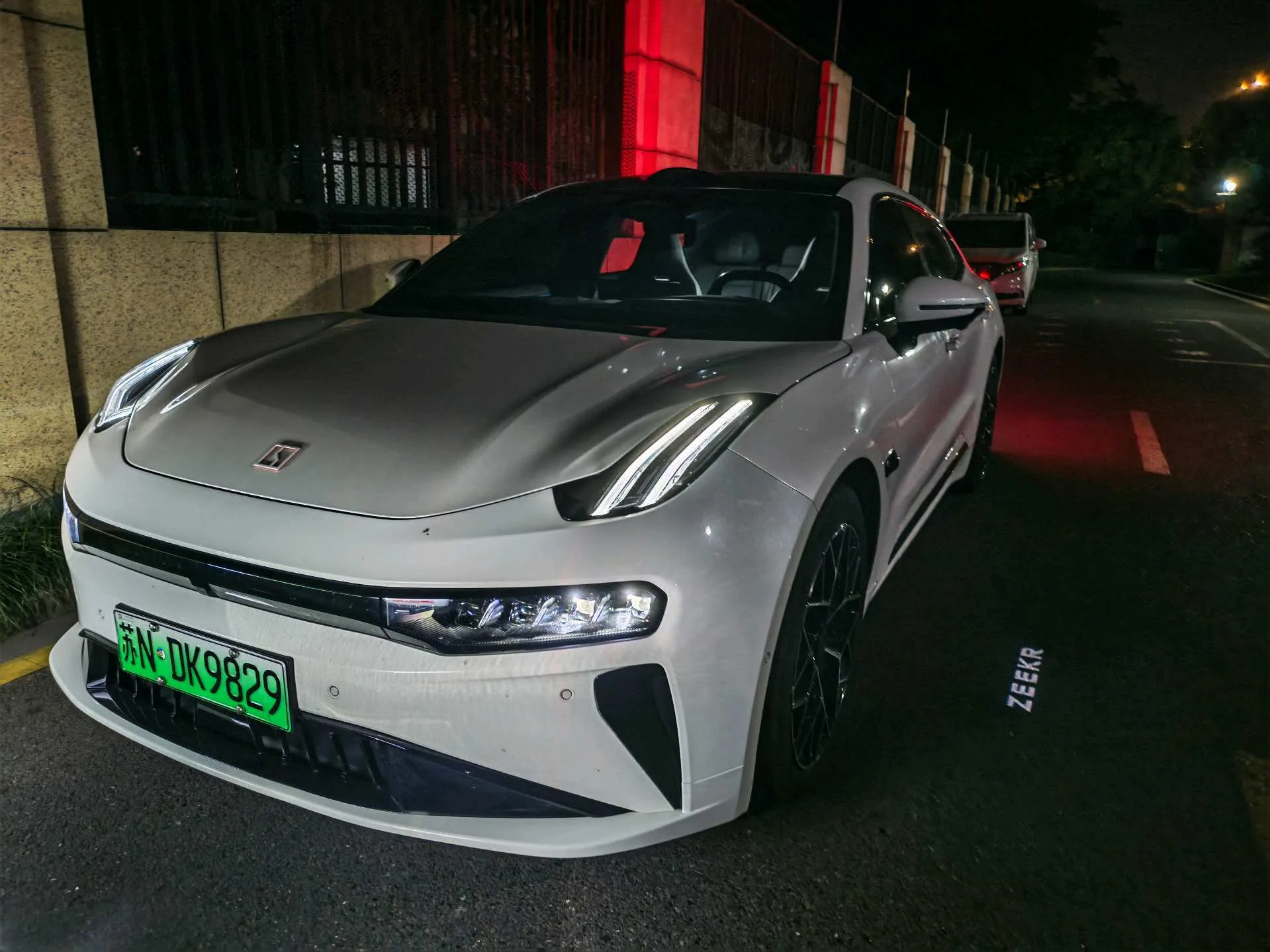 Extreme Krypton 001 2024 WE Edition 95kWh Four-Wheel Drive exterior