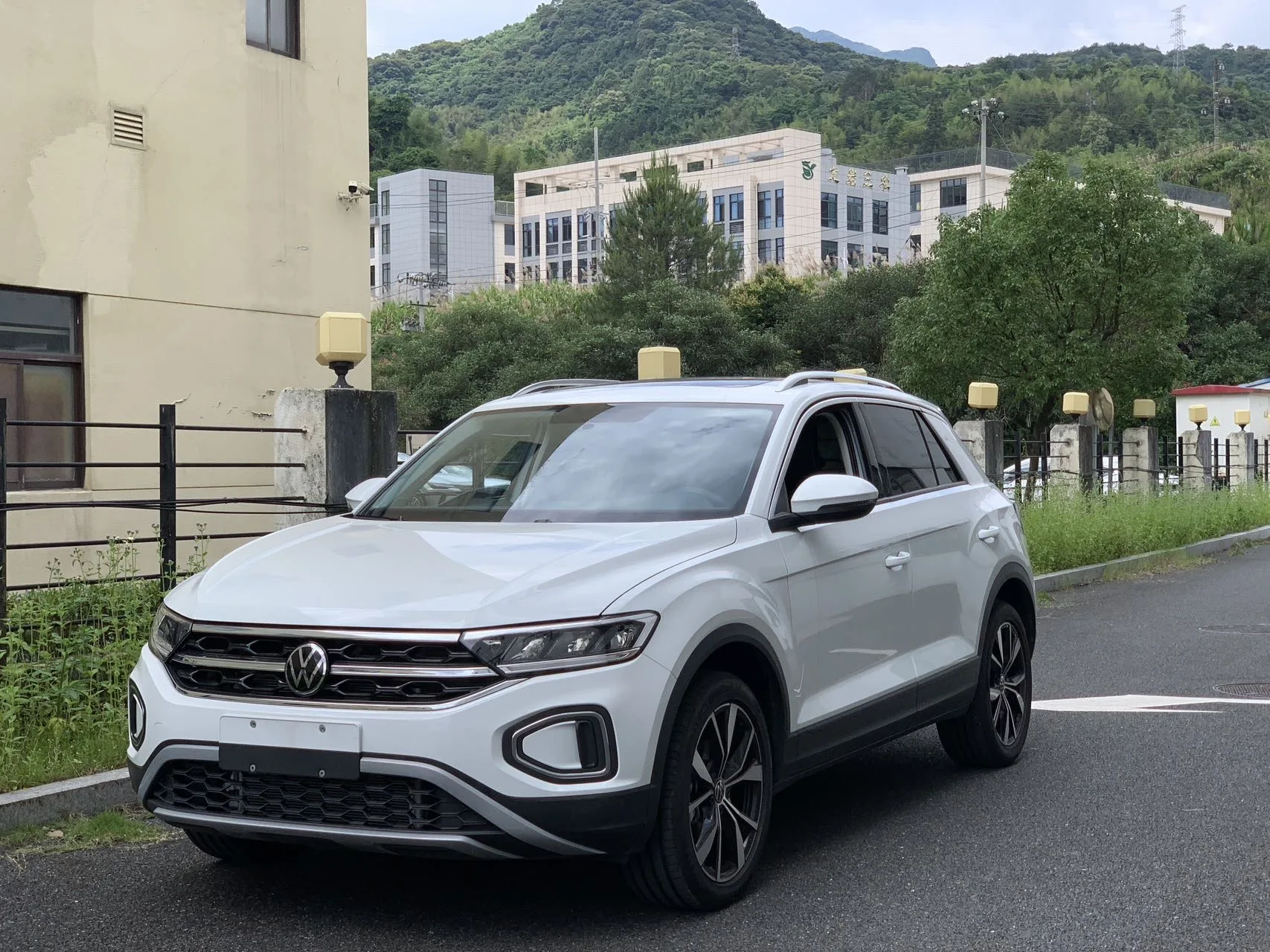 Volkswagen 2025 T-Roc 1.4TSI 280TSI 2WD Time Edition Automatic exterior
