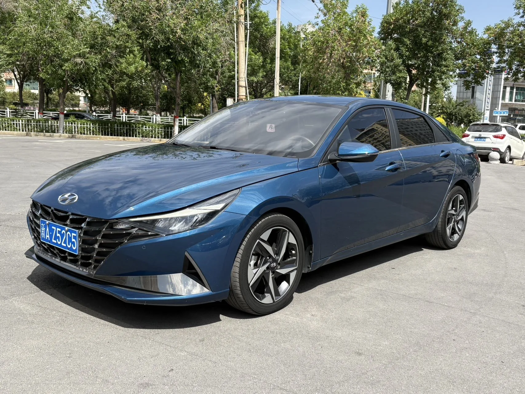 2023 Hyundai Elantra 1.5L CVT GLS Leading Edition exterior