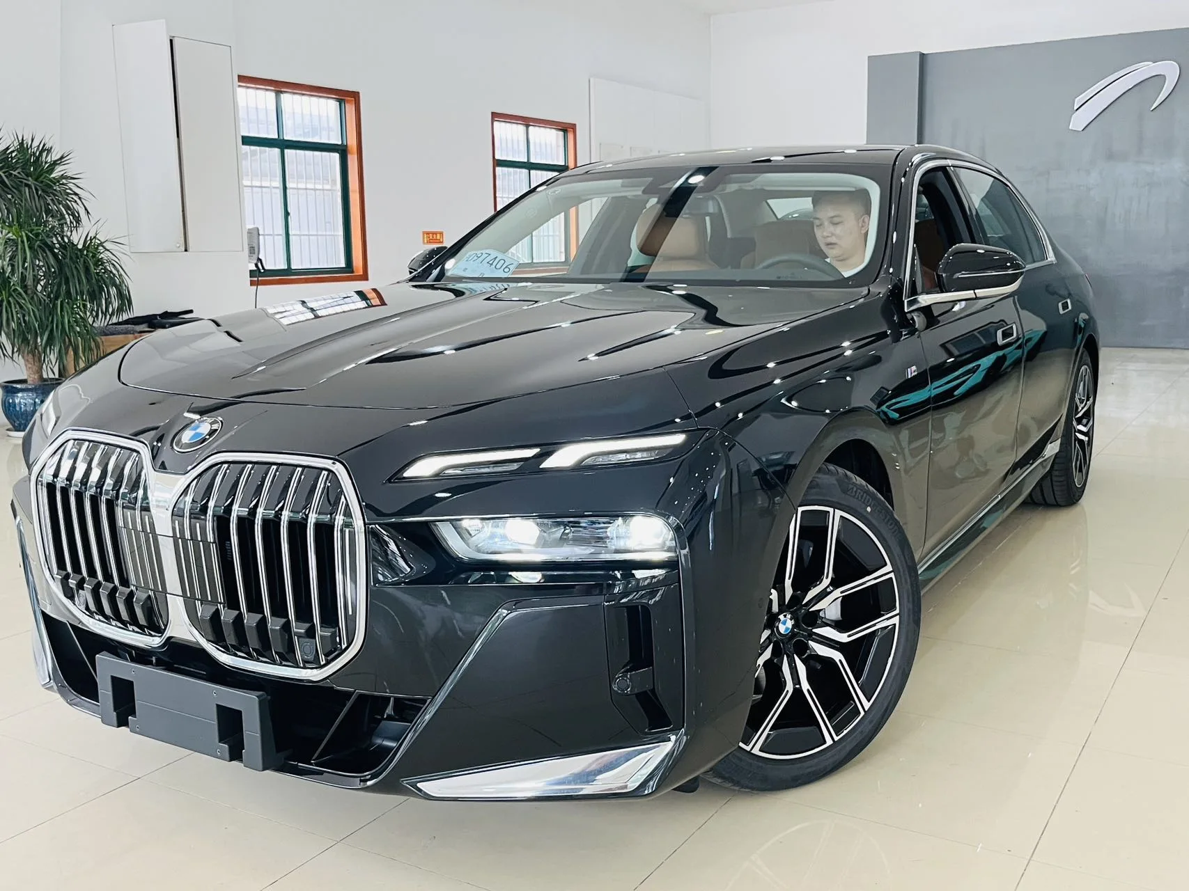 BMW 7 Series (Imported) 2023 735Li 48V 3.0T Luxury Package Automatic exterior