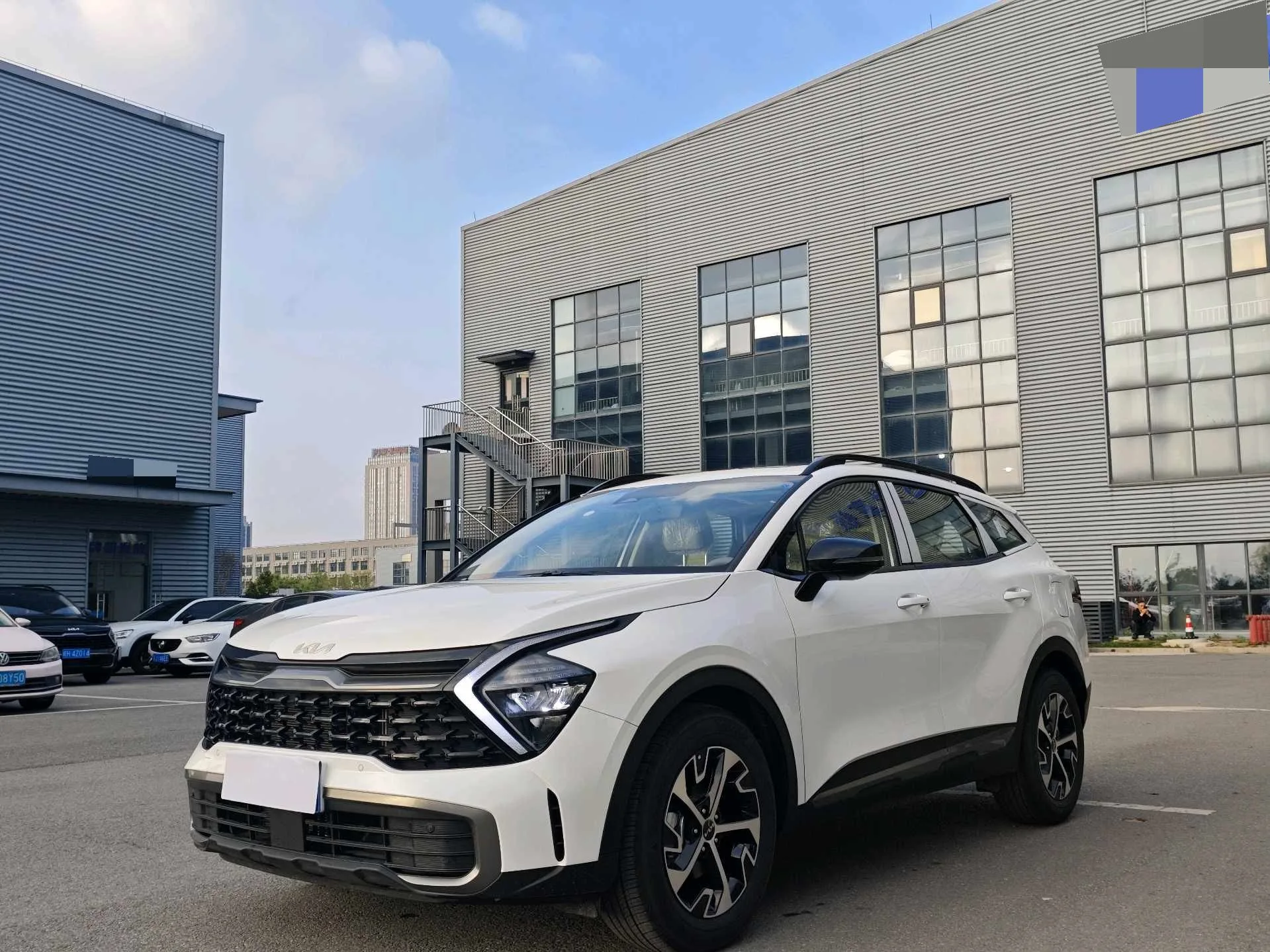 Kia 2025 Lion Platinum Edition 1.5T 2WD Premium Automatic exterior