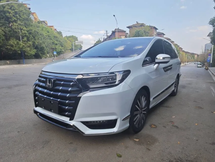 Honda 2024 Elysion e:HEV 2.0 CVT Luxury Edition Automatic exterior