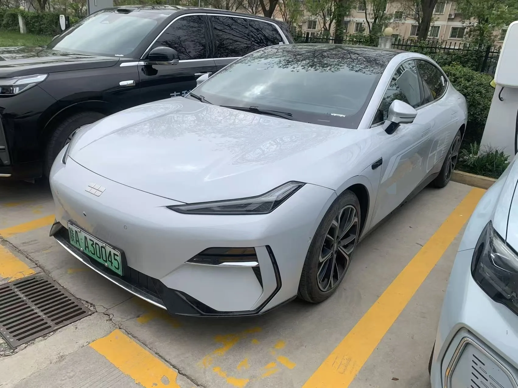 Geely Galaxy 2025 E8 700km Long-Range Intelligent Driving Edition Automatic exterior