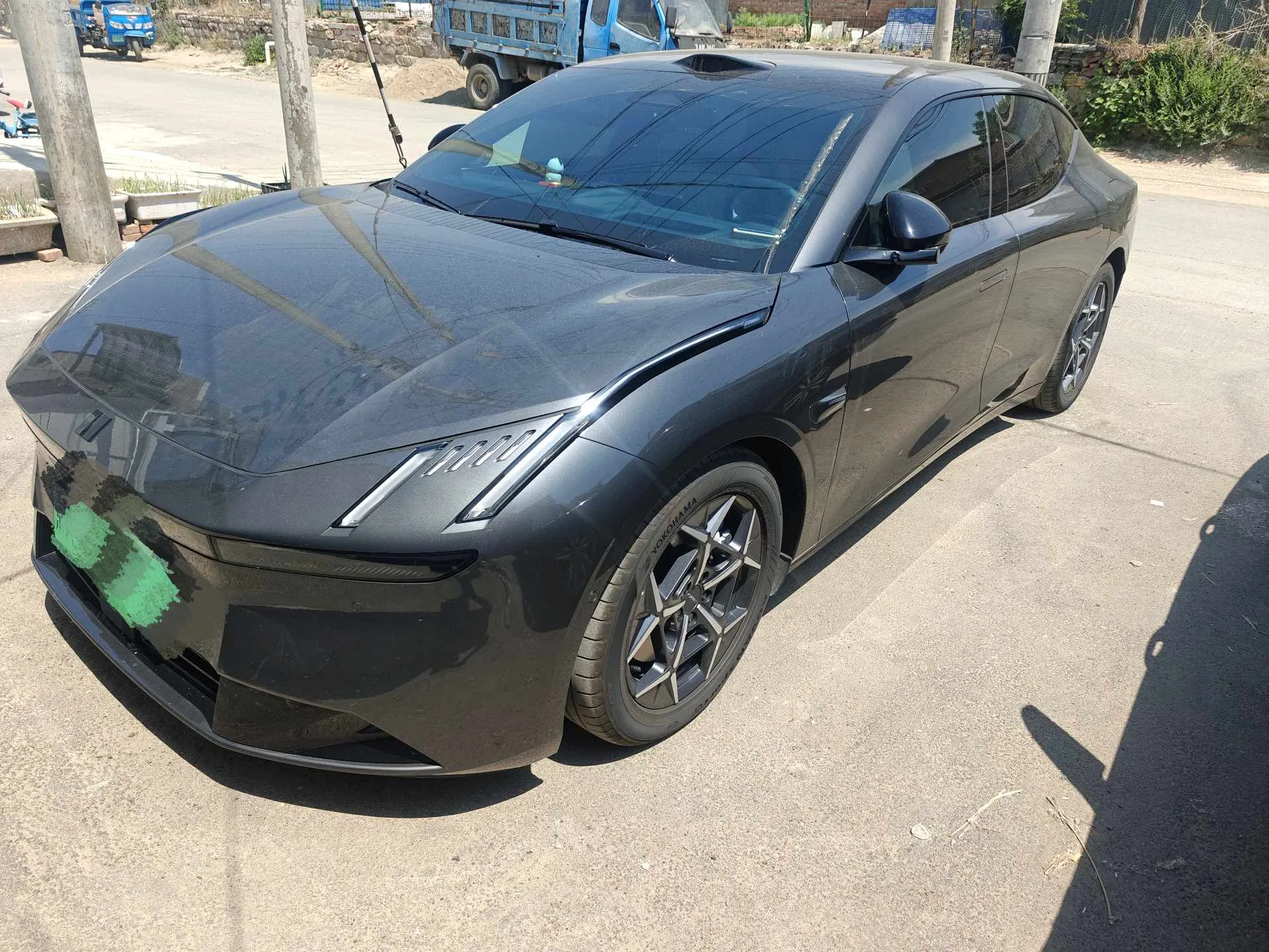 Lynk & Co Z10 2024 Model Year, Mid-Trim Version exterior