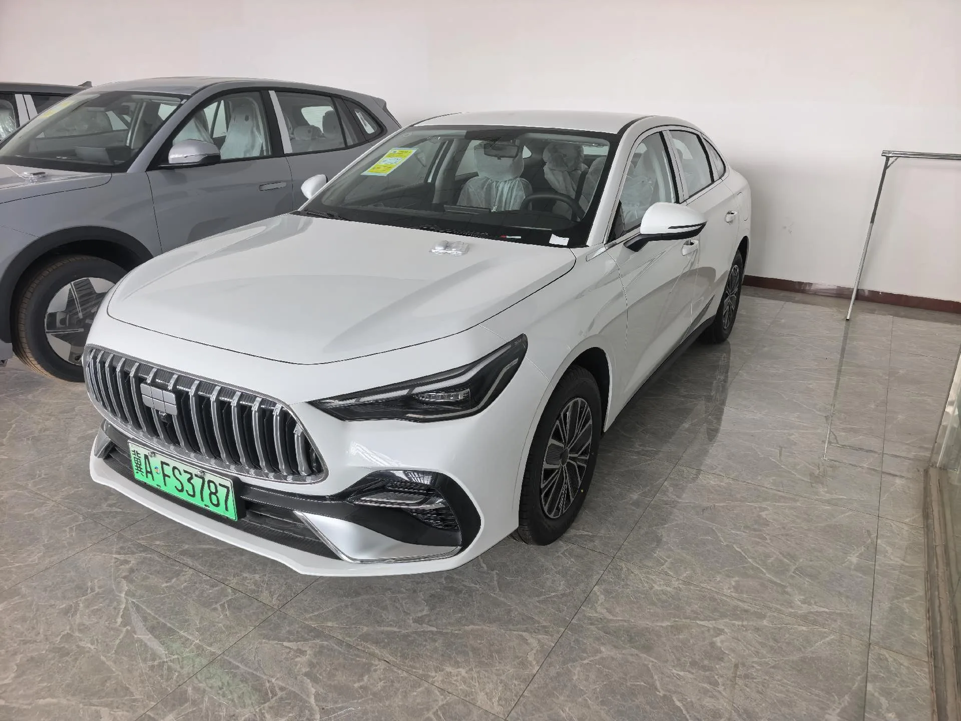 Geely Galaxy 2025 Starry 6 EM-i 1.5 125km Long Range Edition Automatic exterior
