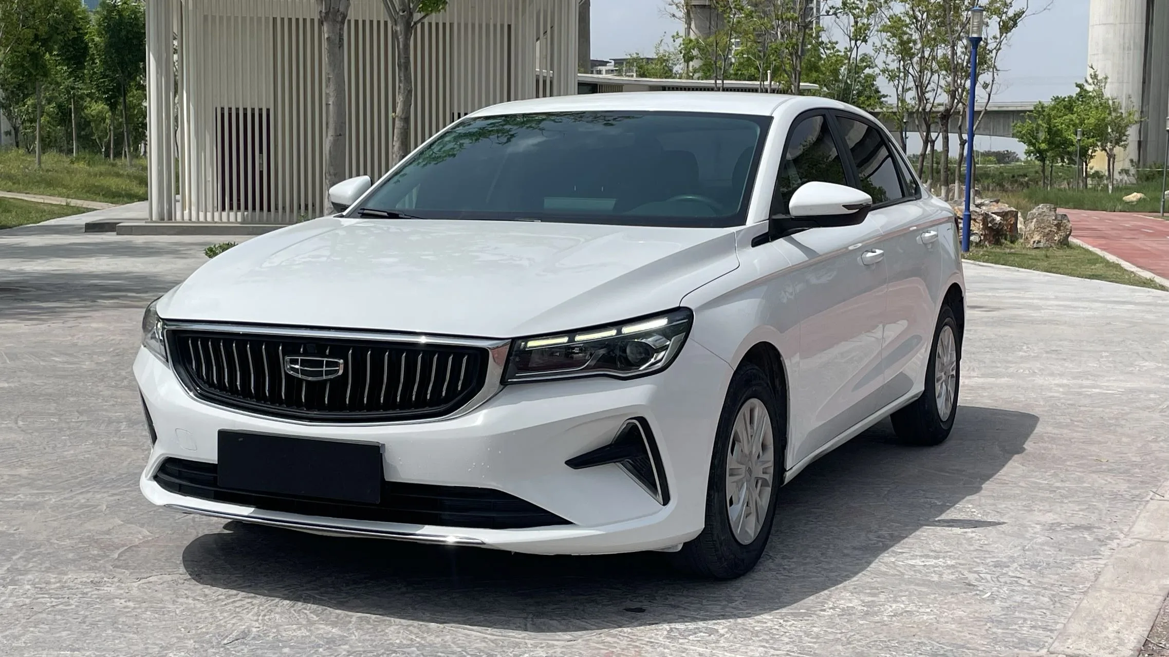 Geely 2023 Emgrand Sedan 1.5 Luxury Manual Transmission exterior