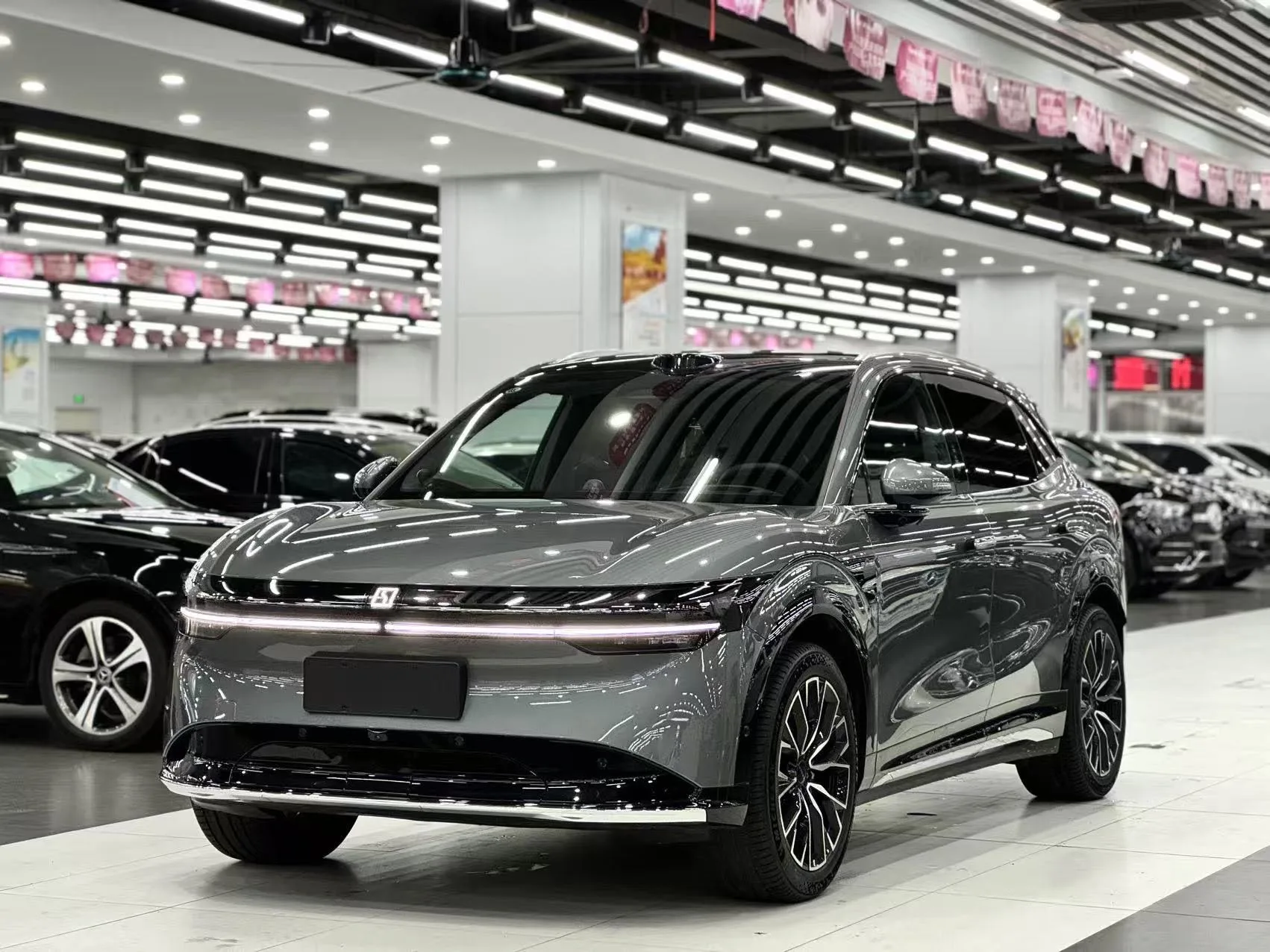Zeekr 2026 Model Year Zeekr 7X 75kWh Rear-Wheel Drive MAX Edition Automatic Transmission exterior