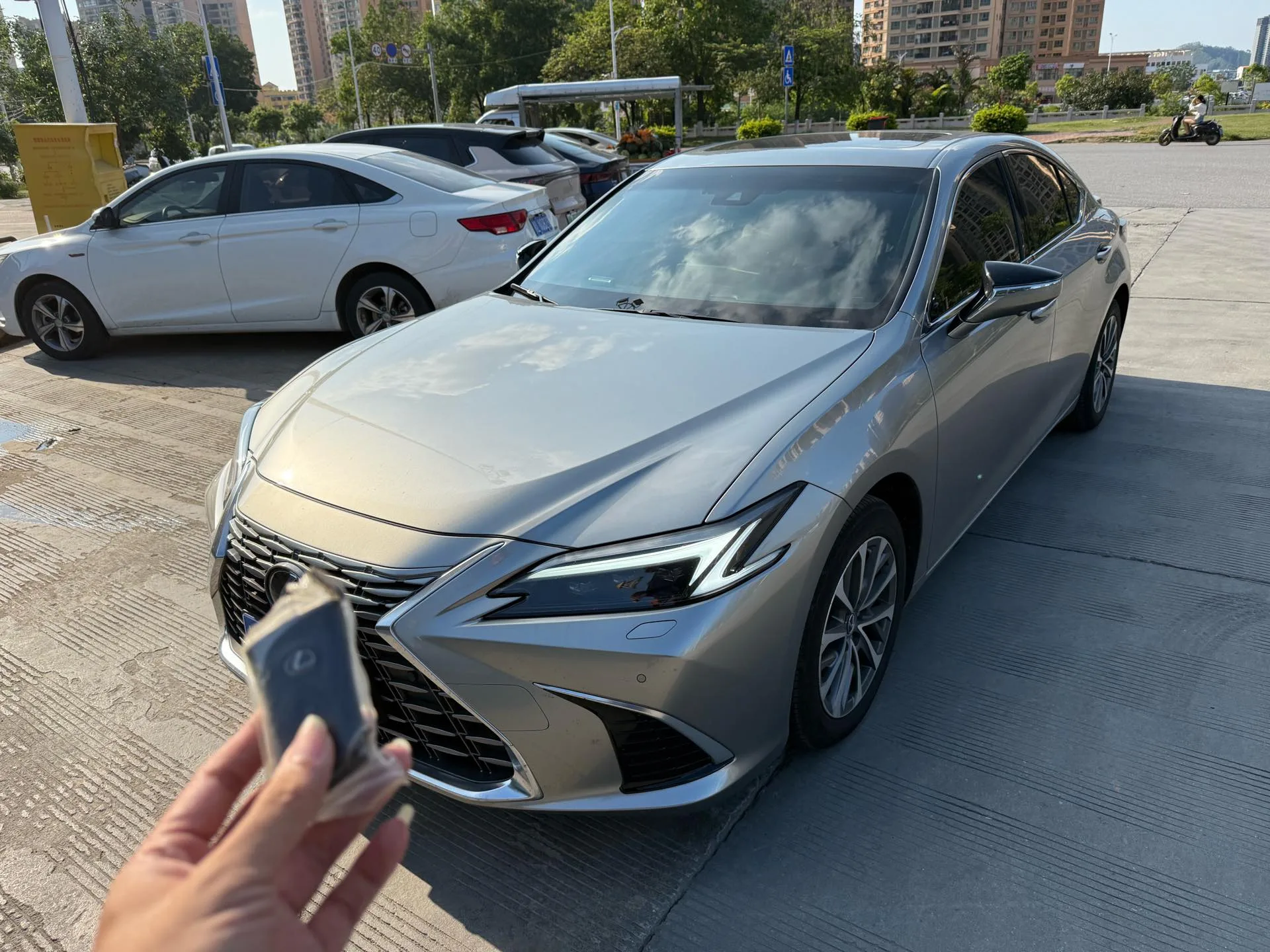 Lexus ES (Imported) 2025 ES300h 2.5 CVT Premium Edition Automatic exterior