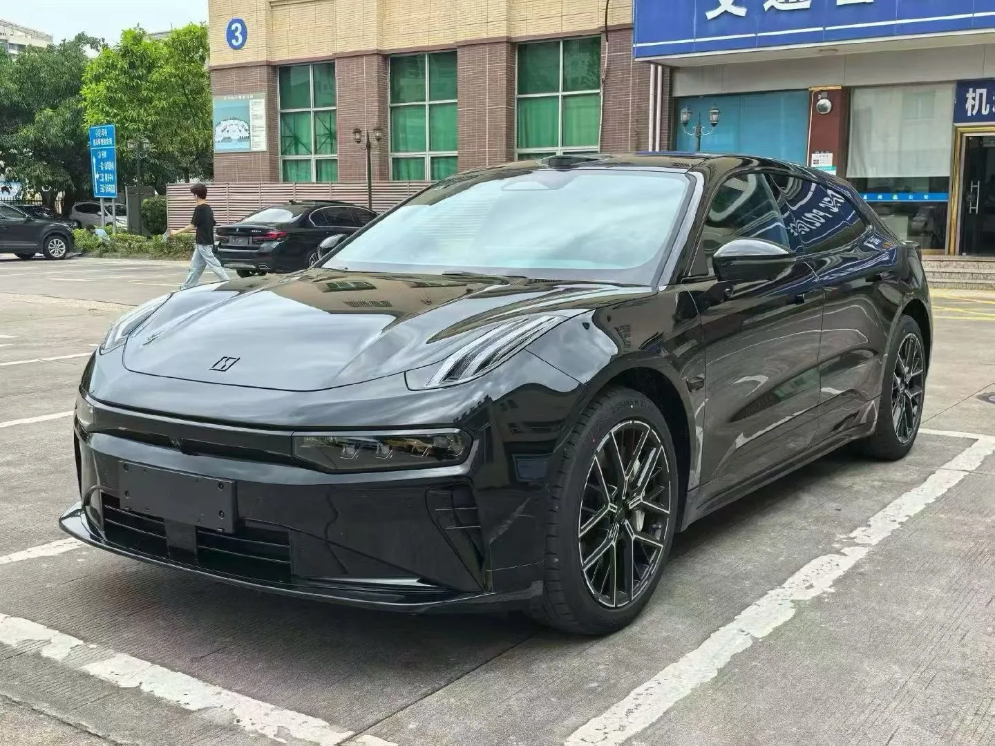 Zeekr 2026 Model Year Zeekr 001 103kWh Rear-Wheel Drive Max Edition Automatic Transmission exterior
