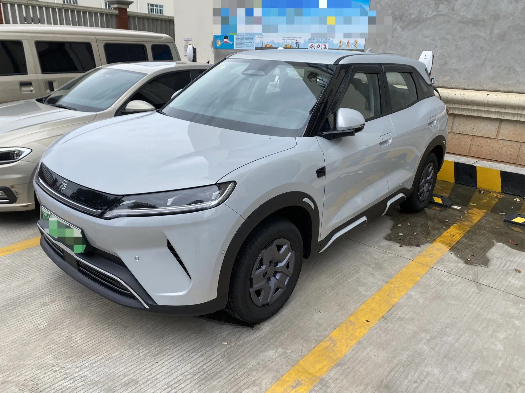 BYD 2025 Yuan UP Intelligent Driving Edition 401KM Vitality Edition Automatic Transmission exterior