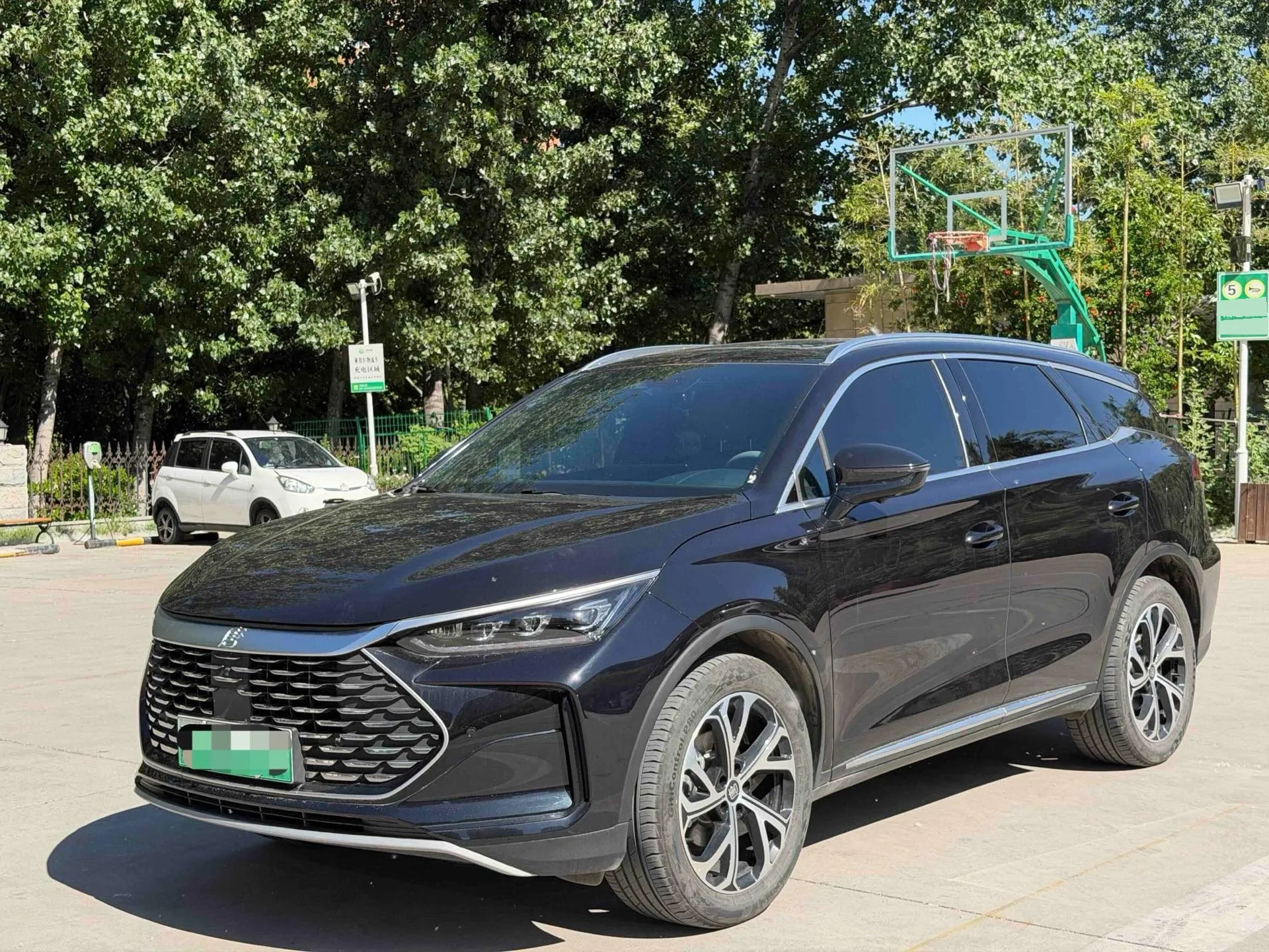 BYD Tang New Energy 2025 Tang DM-i 1.5T CVT Premium Automatic Transmission (115km Range) exterior