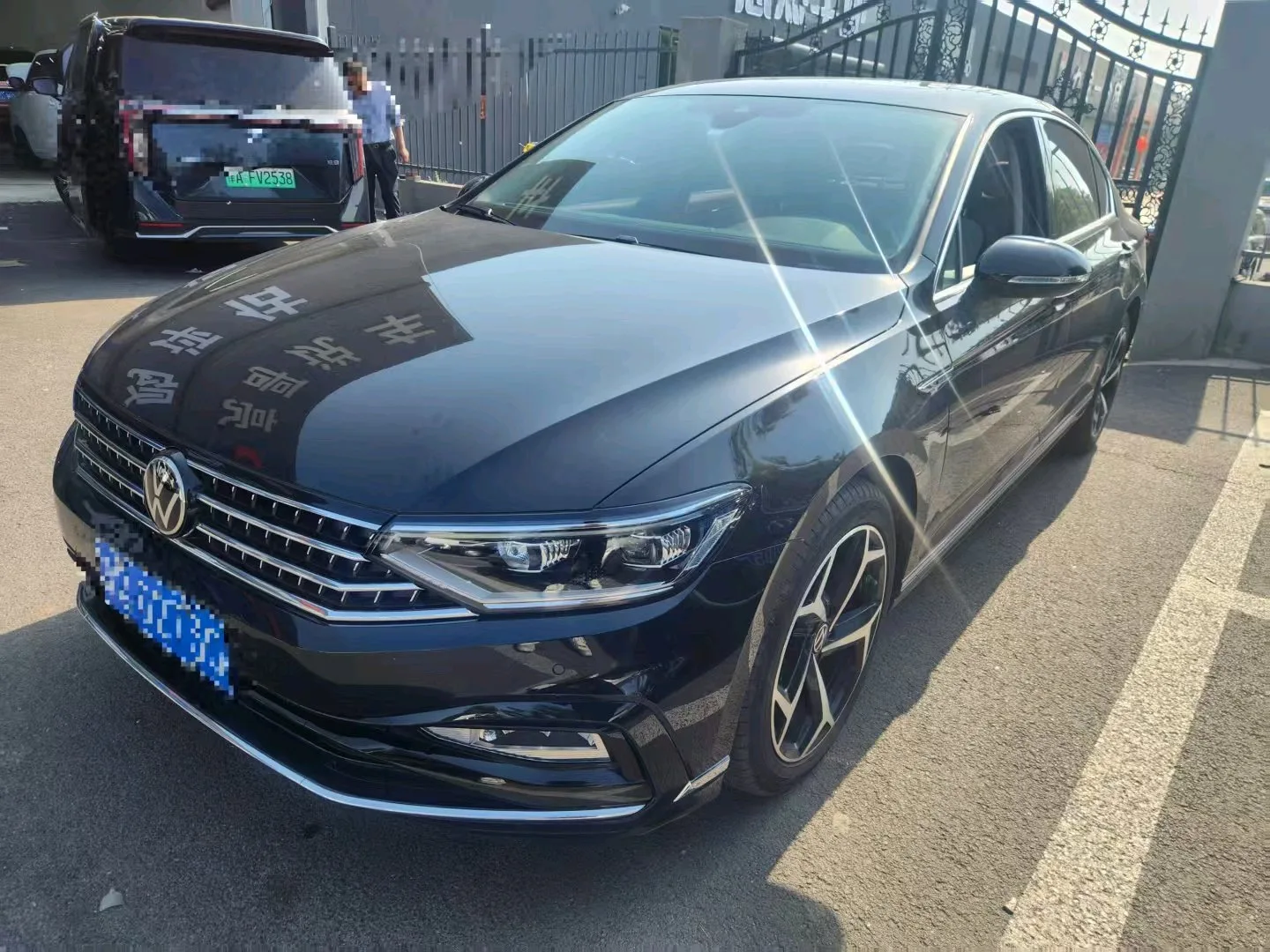 Volkswagen 2024 Magotan 2.0TSI 330TSI 2 Million Unit Luxury Edition Automatic Transmission exterior