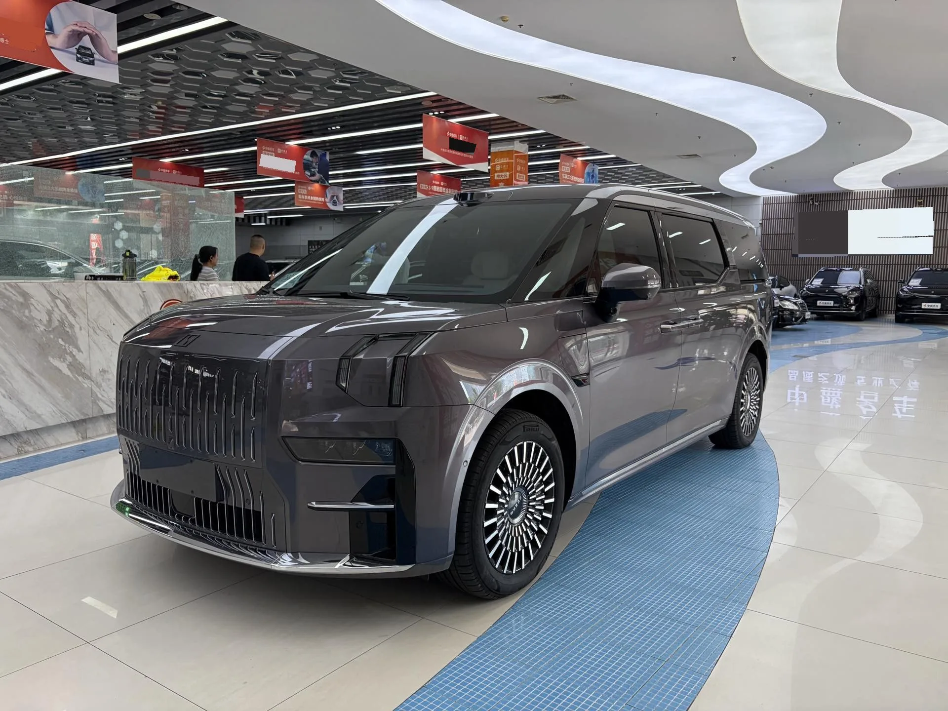 Extreme Krypton 009 2024 Model 7-Seat Aisle Edition 4WD 108kWh exterior