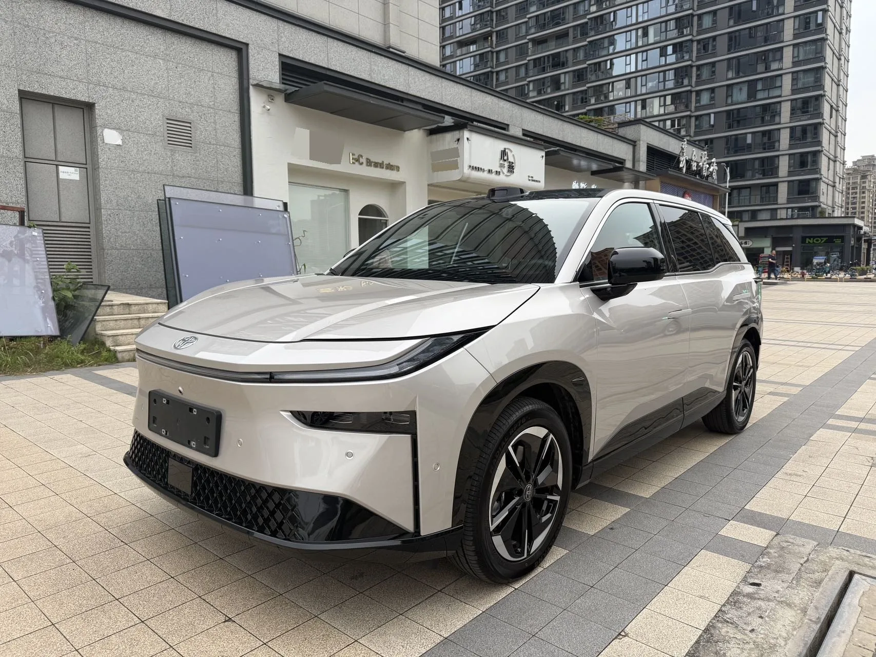 2025 Toyota Platina 3X 520 Pro Advanced Intelligent Driving Edition (Automatic Transmission) exterior