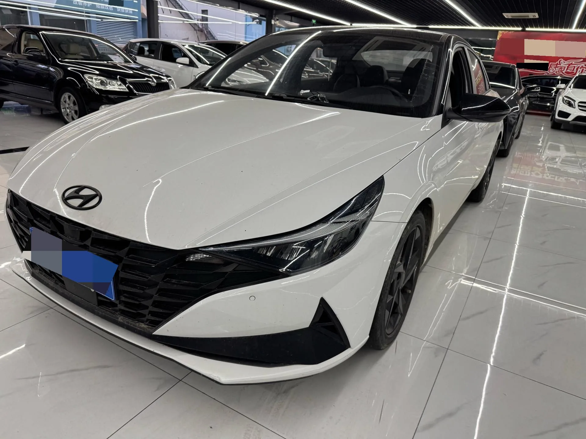 2023 Elantra 1.5L CVT LUX Premium Edition exterior