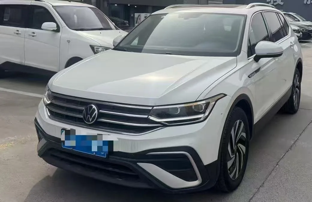 Volkswagen 2023 Tiguan L 1.5 TSI 300 TSI Front-Wheel Drive Smart Edition Automatic exterior