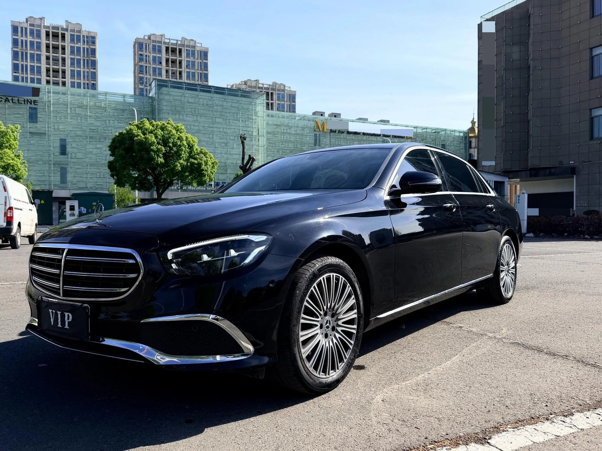 Mercedes-Benz E-Class 2023 E 300 L Fashion Edition exterior