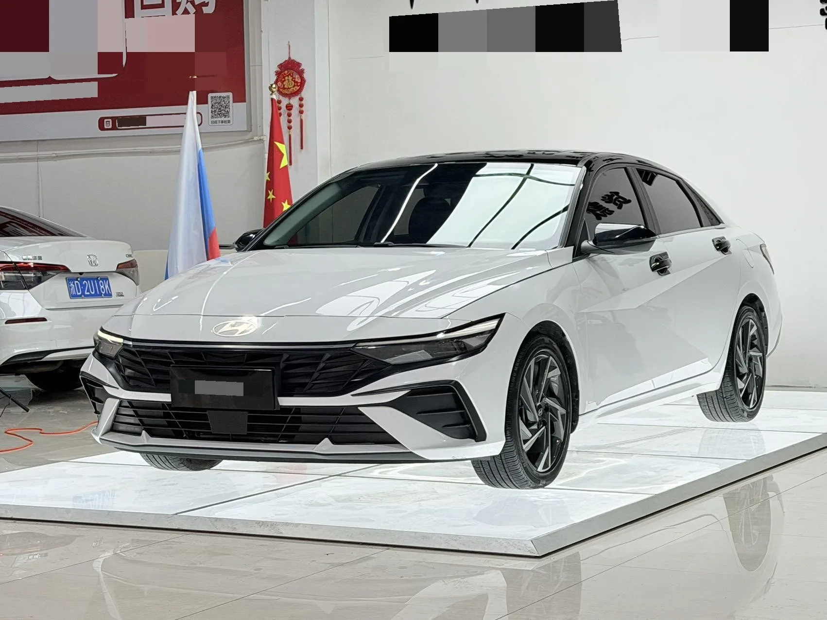 2023 Elantra 1.5L CVT LUX Premium Edition exterior