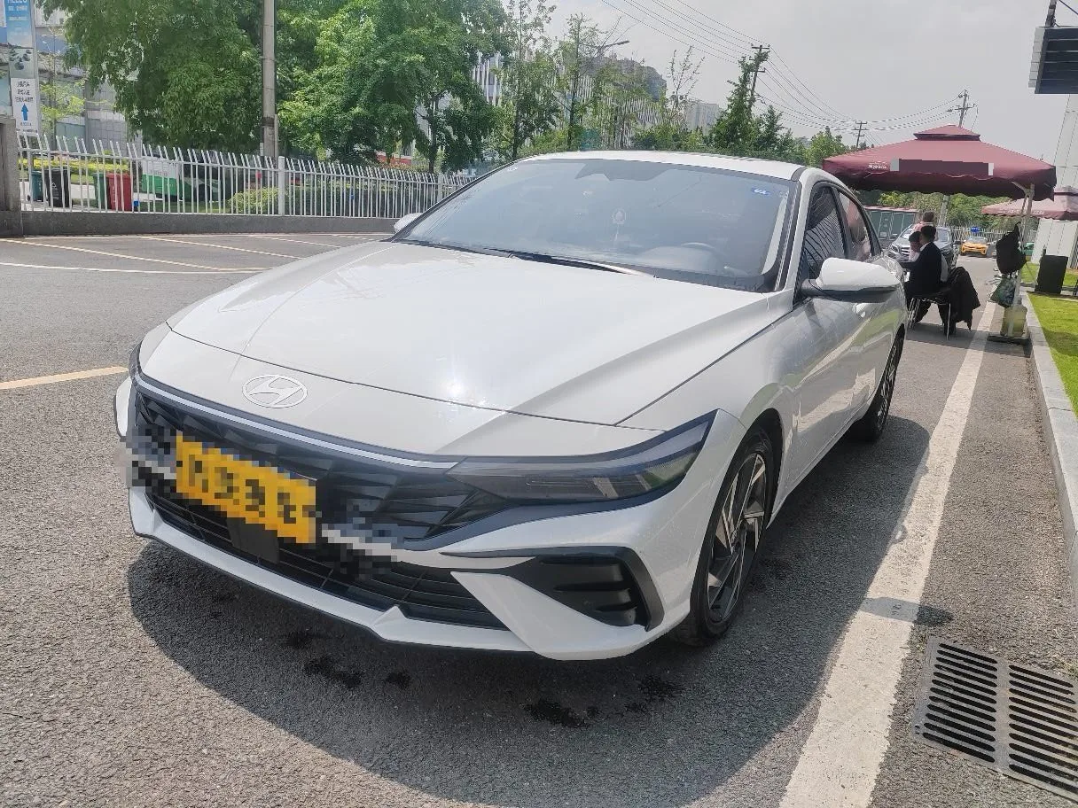 2023 Hyundai Elantra 1.5L CVT GLS Leading Edition exterior