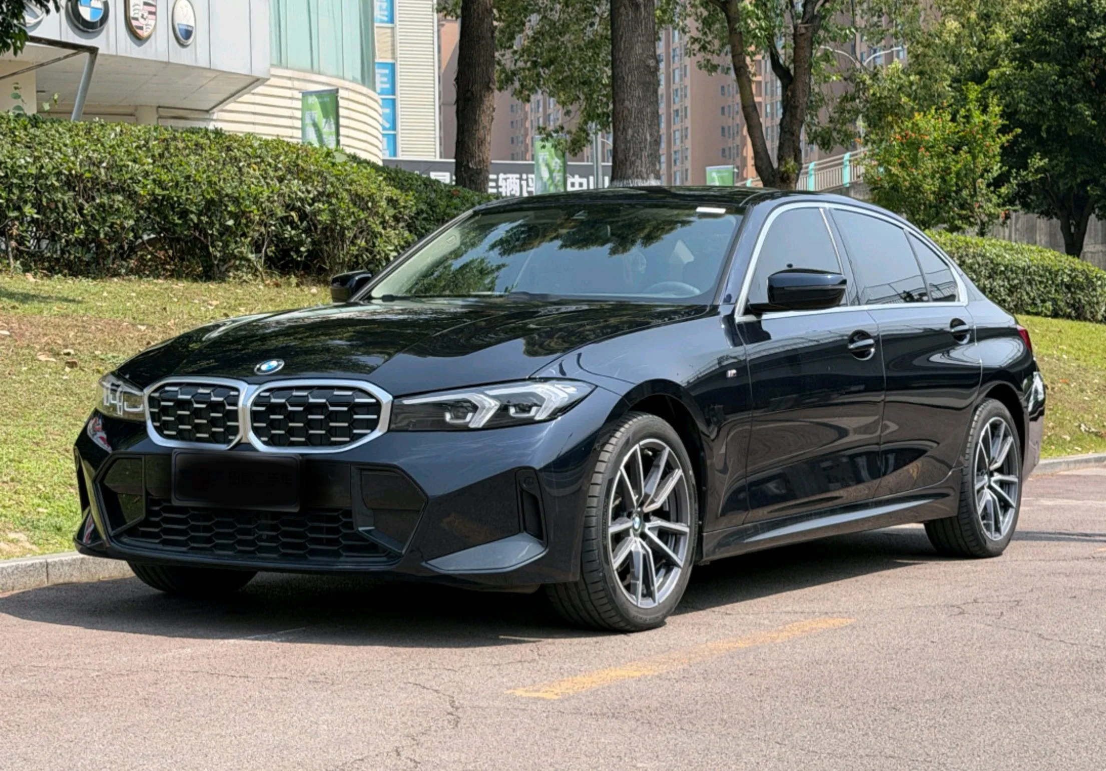 2025 BMW 3 Series 325Li 2.0T M Sport Package Automatic exterior