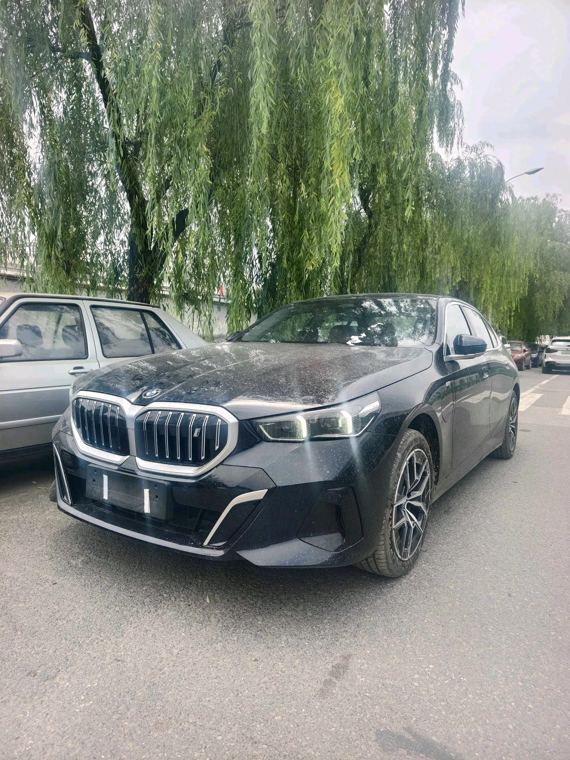 BMW i5 2024 eDrive 35L M Sport Package exterior