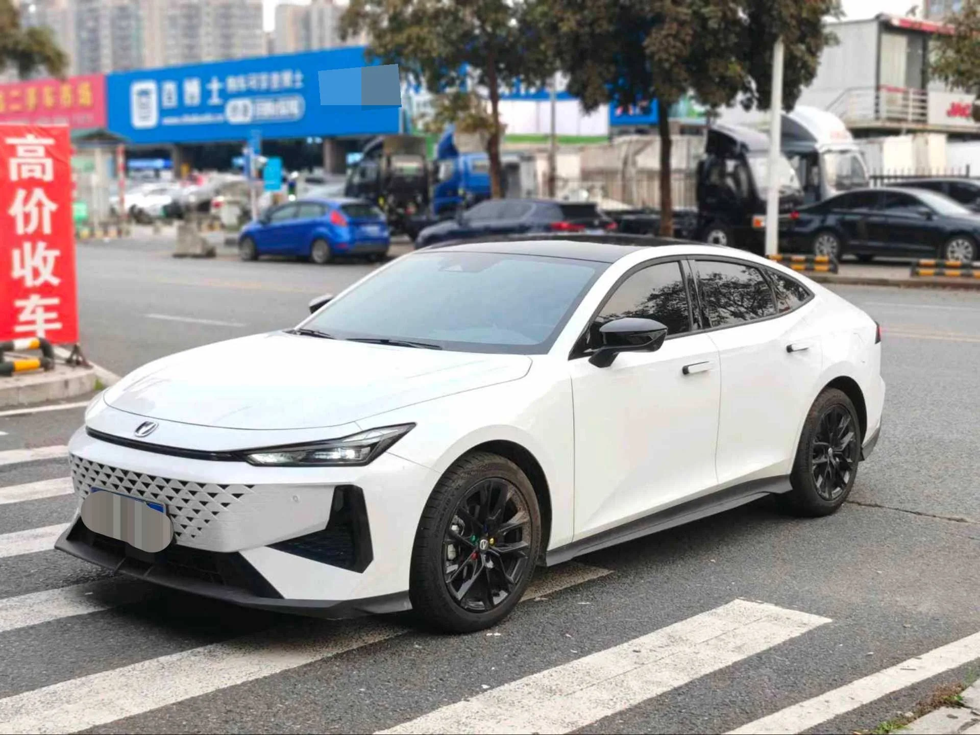 Changan 2024 UNI-V 1.5T Premium Automatic exterior