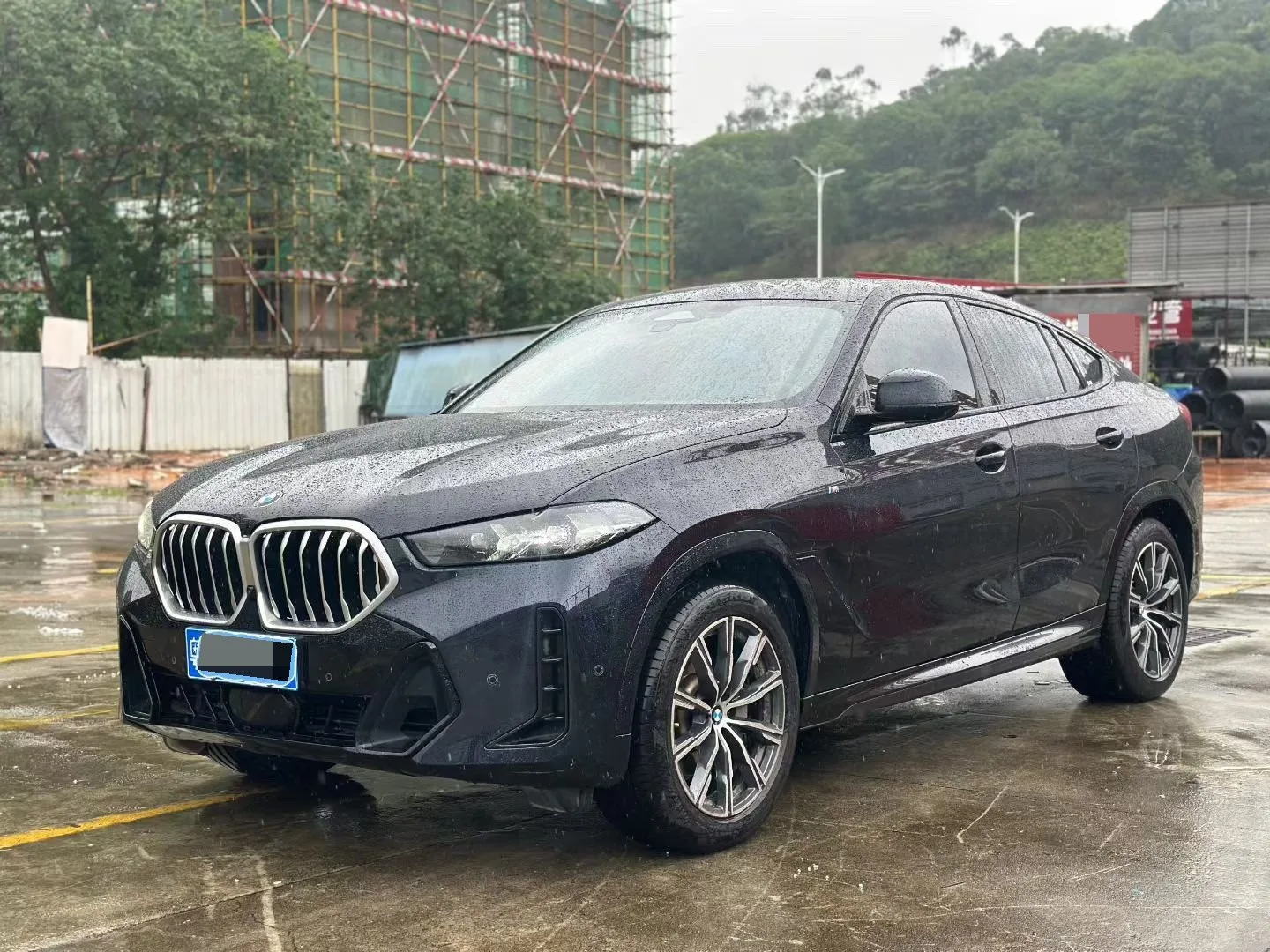 BMW X6 (Imported) 2023 Model Year X6 xDrive30i 48V 2.0T M Sport Package Automatic Transmission exterior