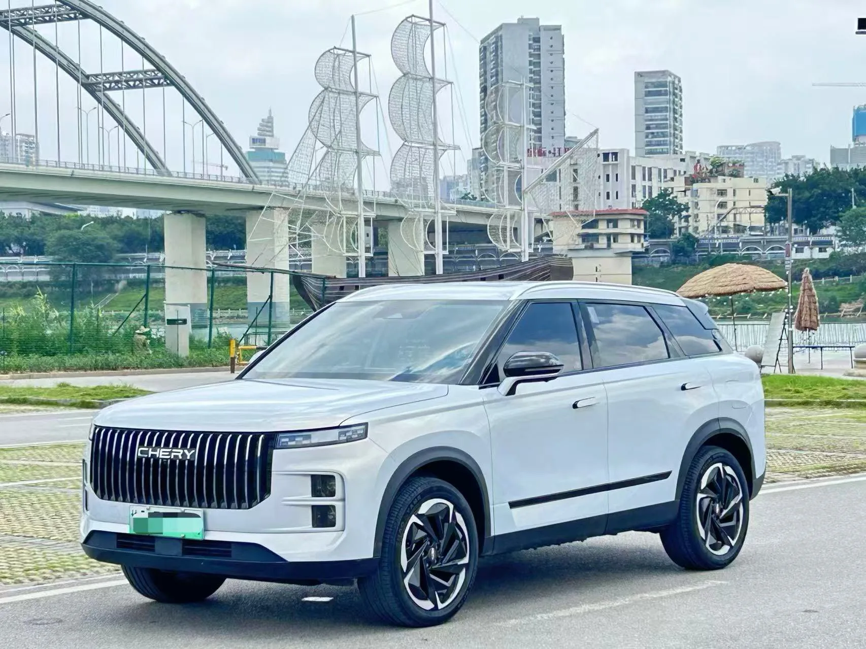 Explore the 2024 C-DM Luxury exterior