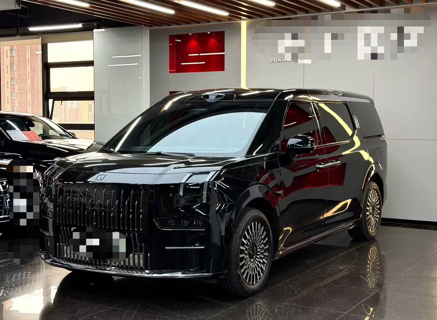 Zeekr 2024 Zeekr 009 Six-Seater Executive Edition AWD 108kWh Automatic Transmission exterior