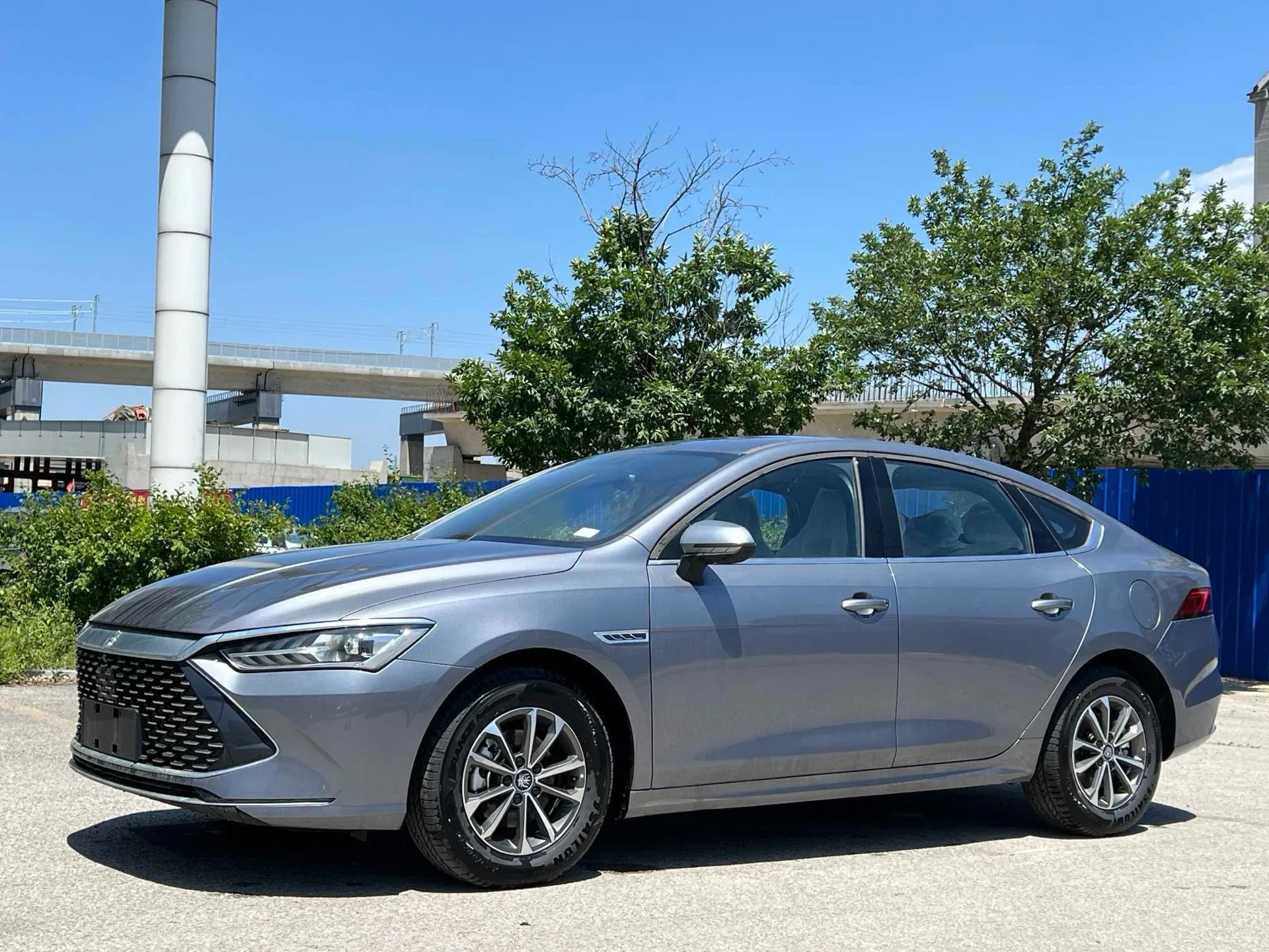 BYD 2024 Qin PLUS DM-i 1.5 CVT Glory Edition 55KM Leading Model Automatic exterior