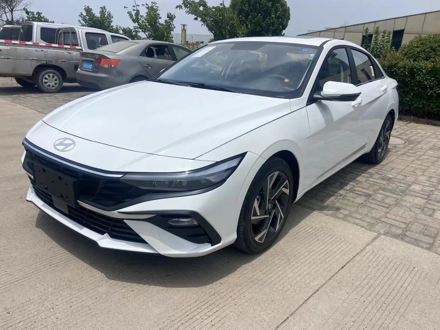 Hyundai Elantra 2023 1.5L CVT GLX Elite Edition exterior