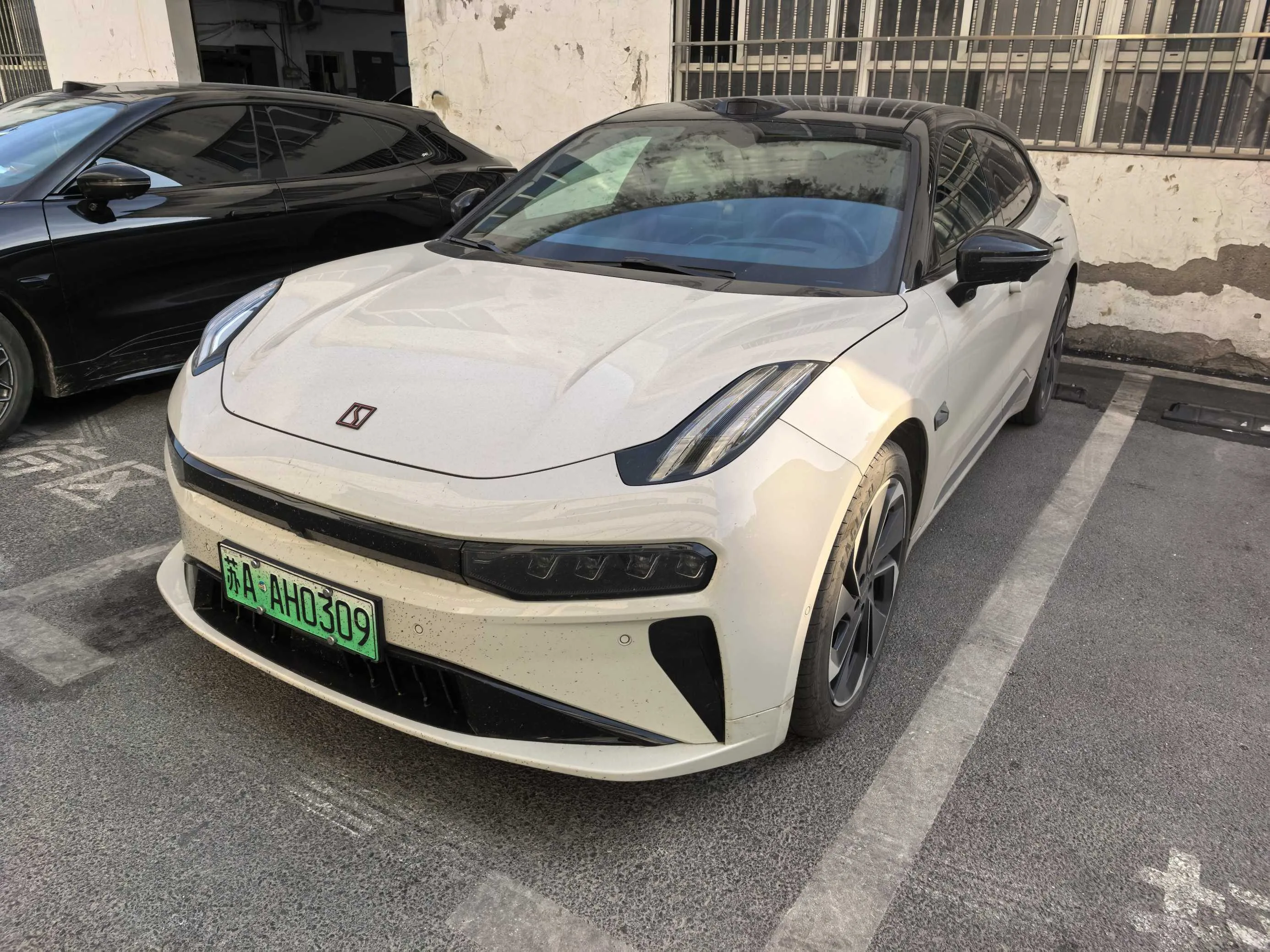 Jike 2025 Model Jike 001 WE Edition 95kWh 4WD Automatic exterior