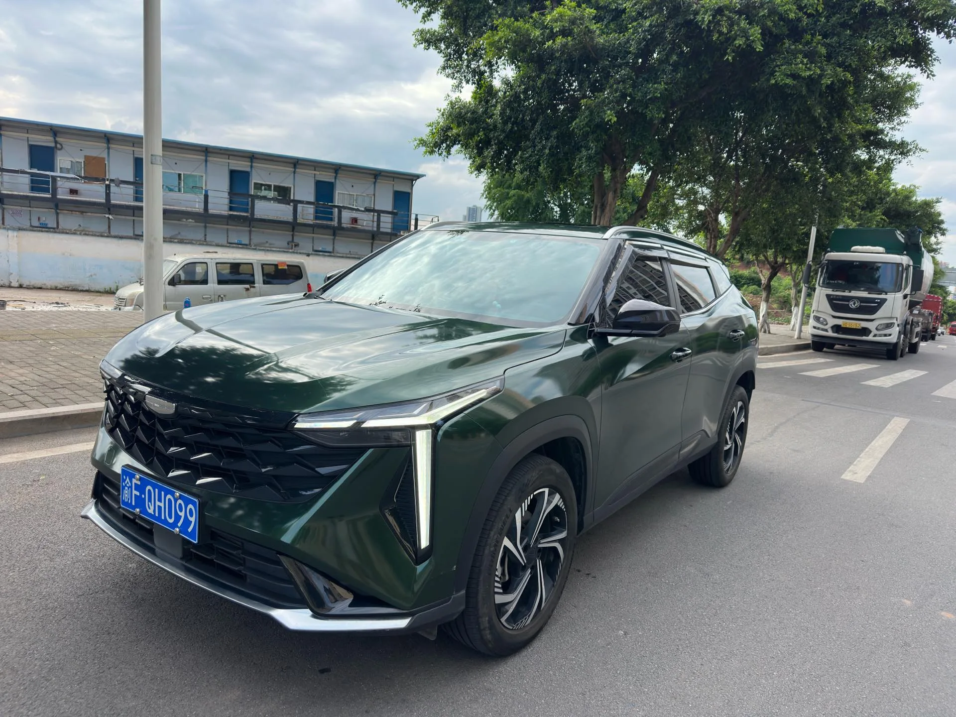Geely Boyue 2024 1.5TD Dragon Edition exterior