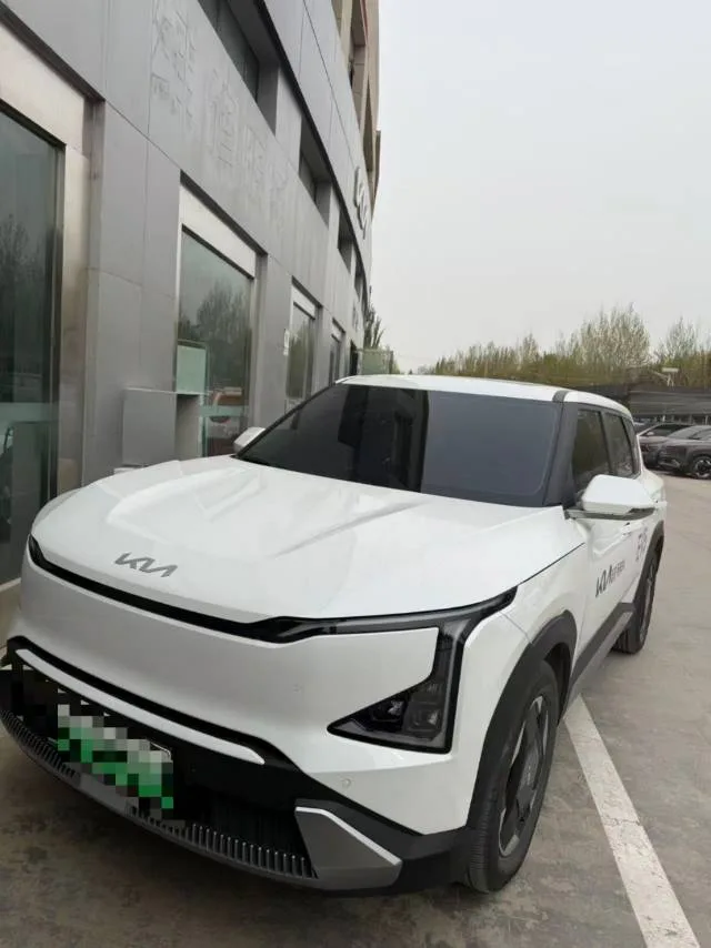 Kia 2025 EV5 530 Air Automatic exterior