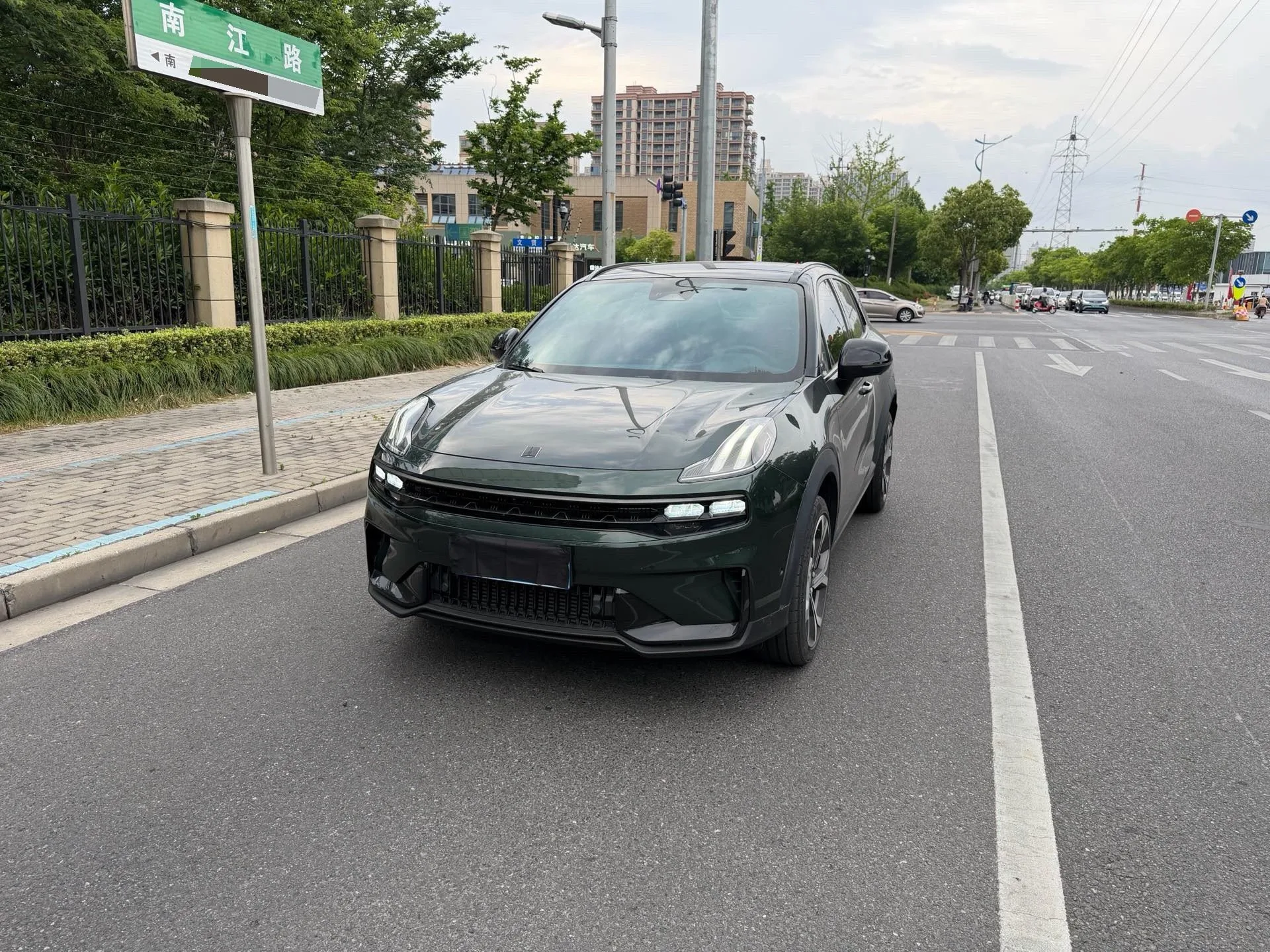 Lynk & Co 06 2023 Remix 1.5T Hero exterior