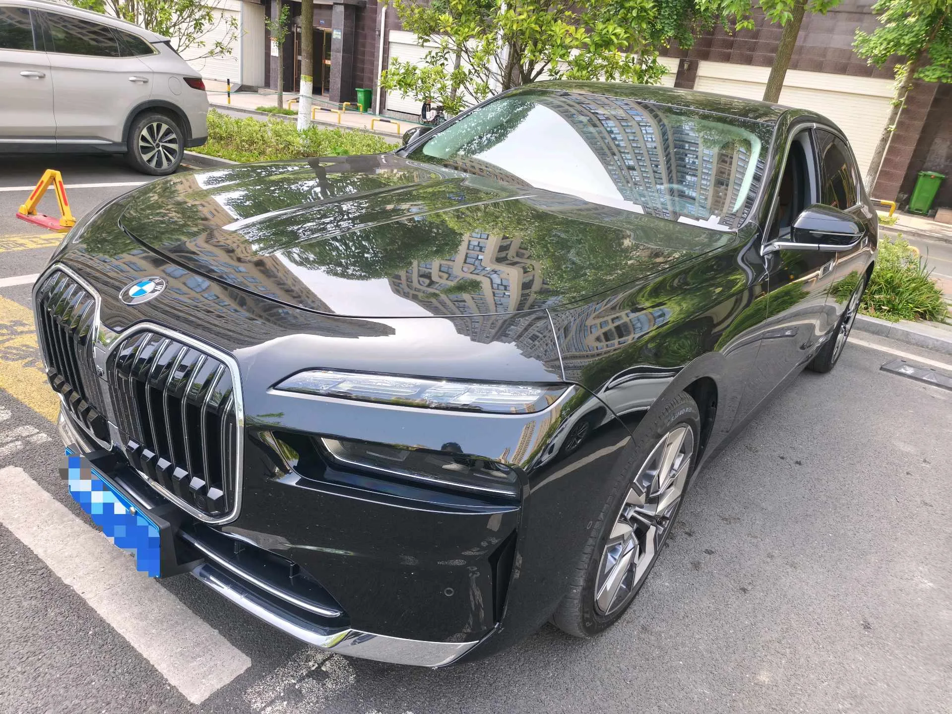 BMW 7 Series (Imported) 2023 740Li 48V 3.0T Leading M Sport Package Automatic exterior