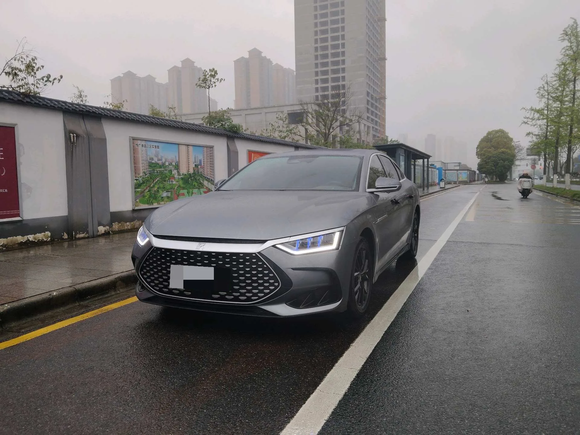 BYD 2024 Han DM-i 1.5T CVT Glory Edition 121KM Elite Automatic exterior