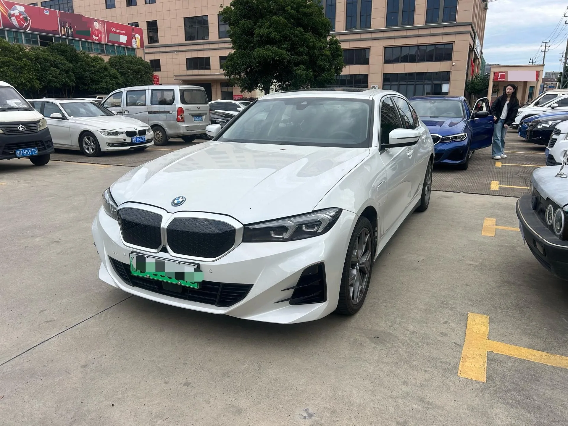 BMW 2025 i3 eDrive 35 L Automatic exterior