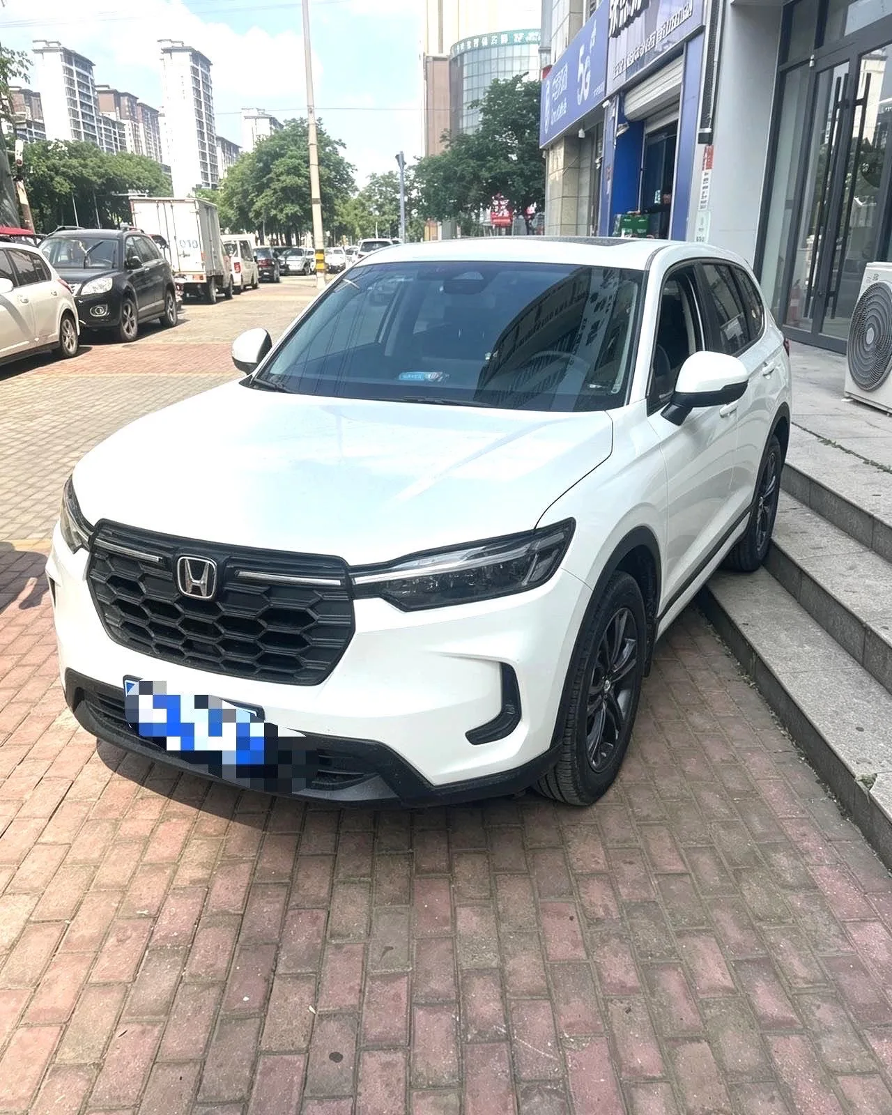 本田 2023款 HR-V 1.5T 无级 240TURBO 劲睿版 自动挡 exterior