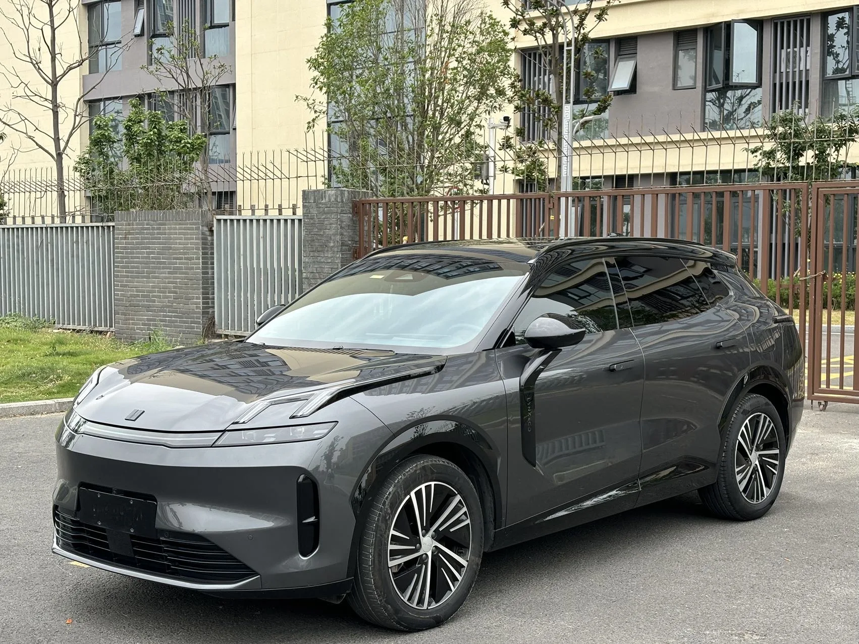 Lynk & Co 08 New Energy 2023 Model Year 245 km Ultra-Long Range Halo exterior